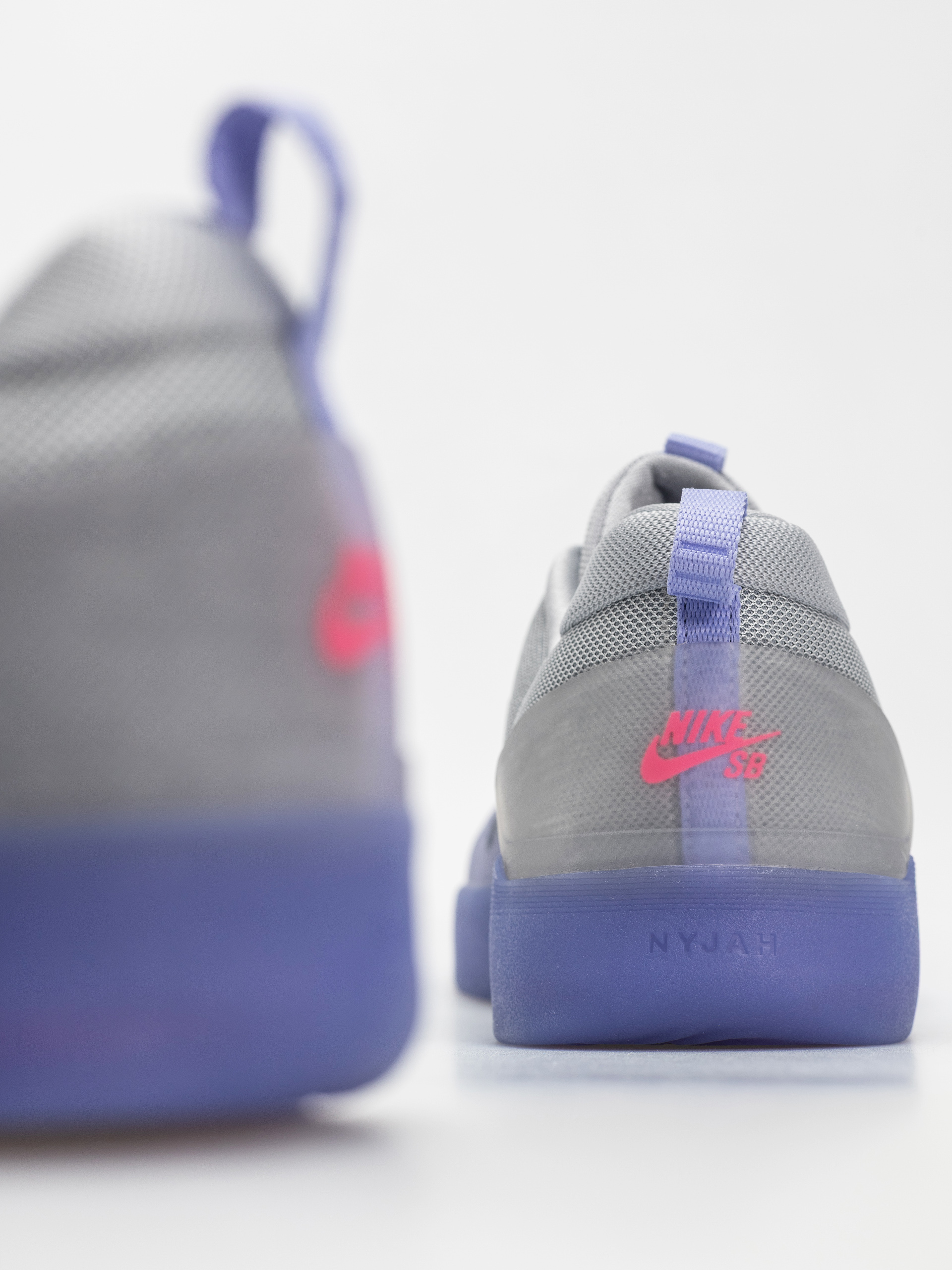 Обувки Nike SB Zoom Nyjah 4 (light thistle/black light thistle)