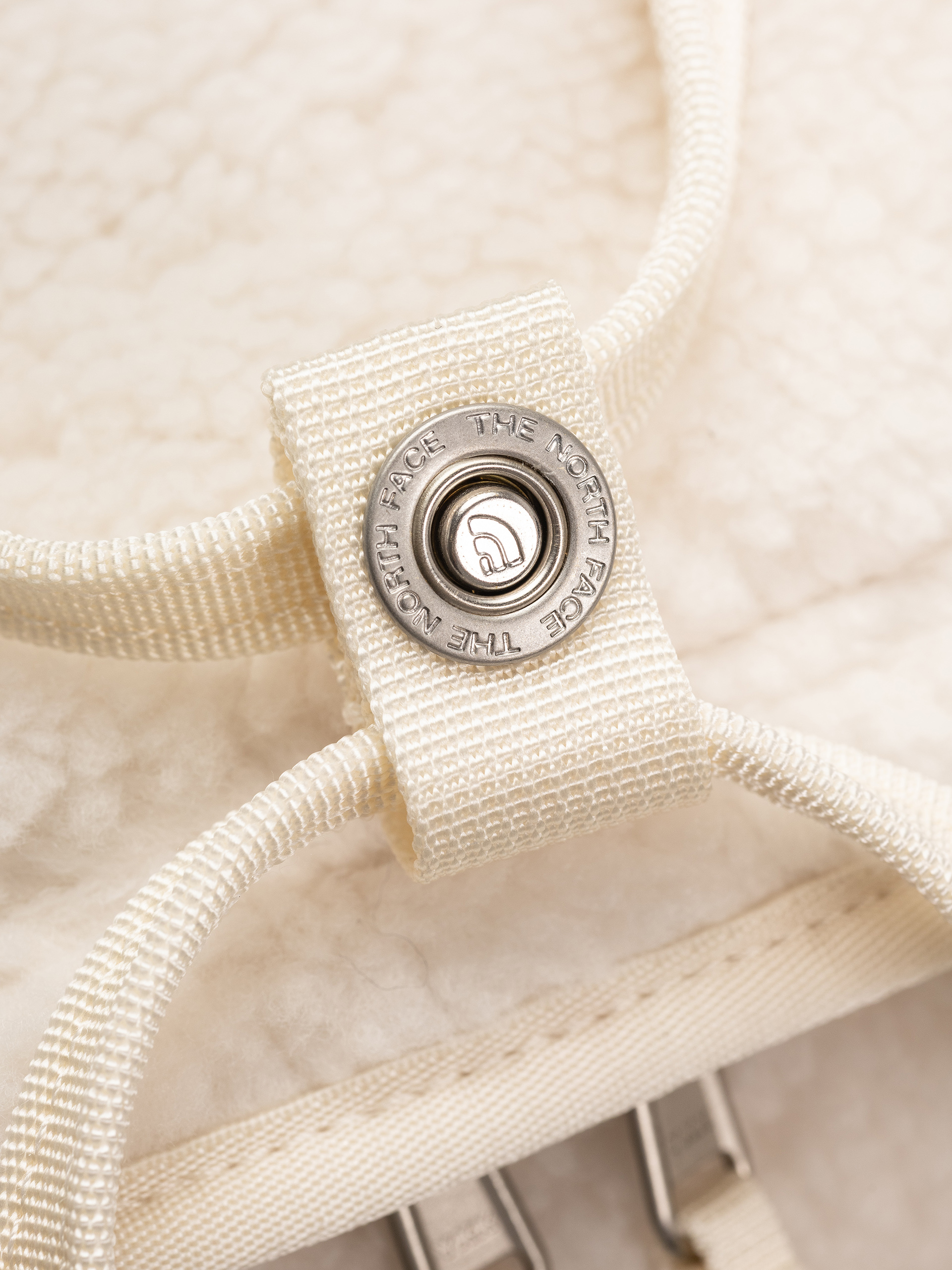 Дамска чанта The North Face Base Camp High Pile Mini Bag (white dune/tnf white)