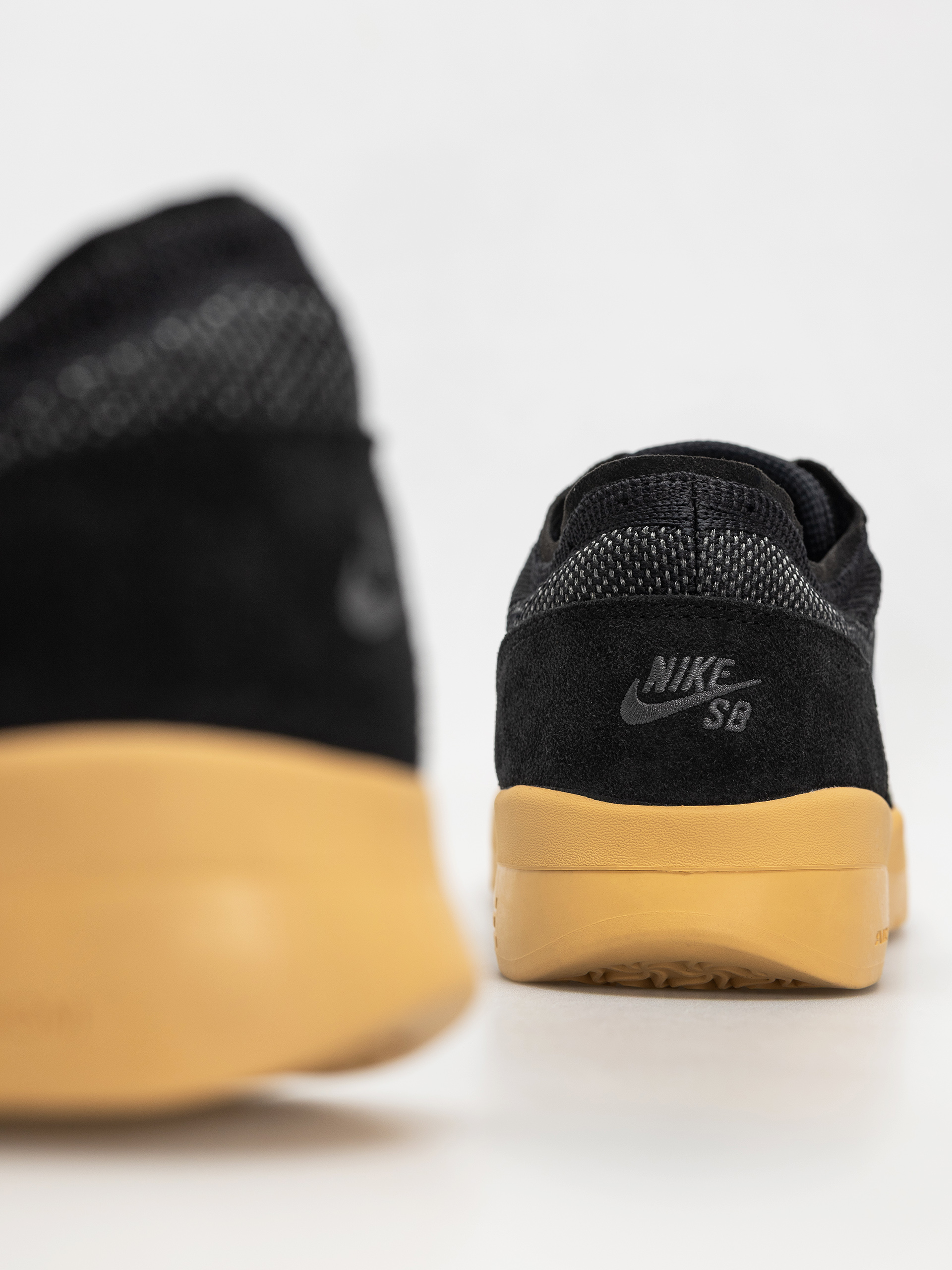 Обувки Nike SB Ps8 (black/white anthracite gum yellow)