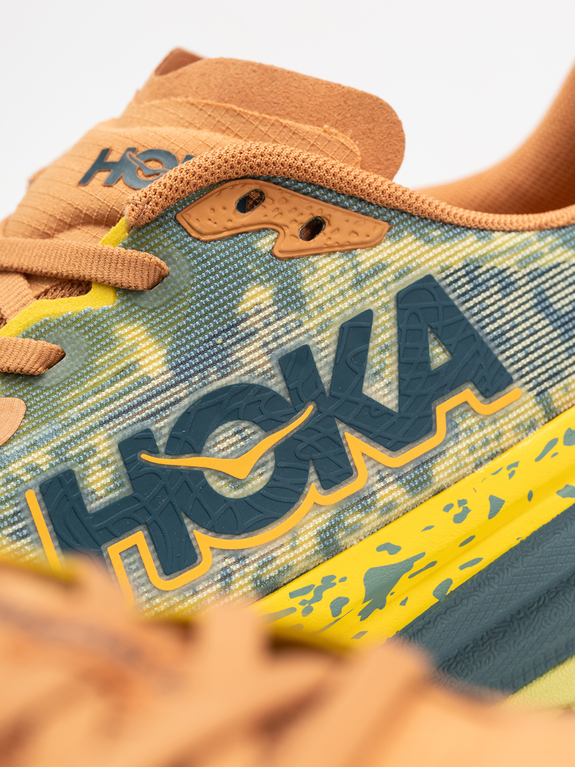 Обувки Hoka Speedgoat 6 (terra cotta/mountain fog)