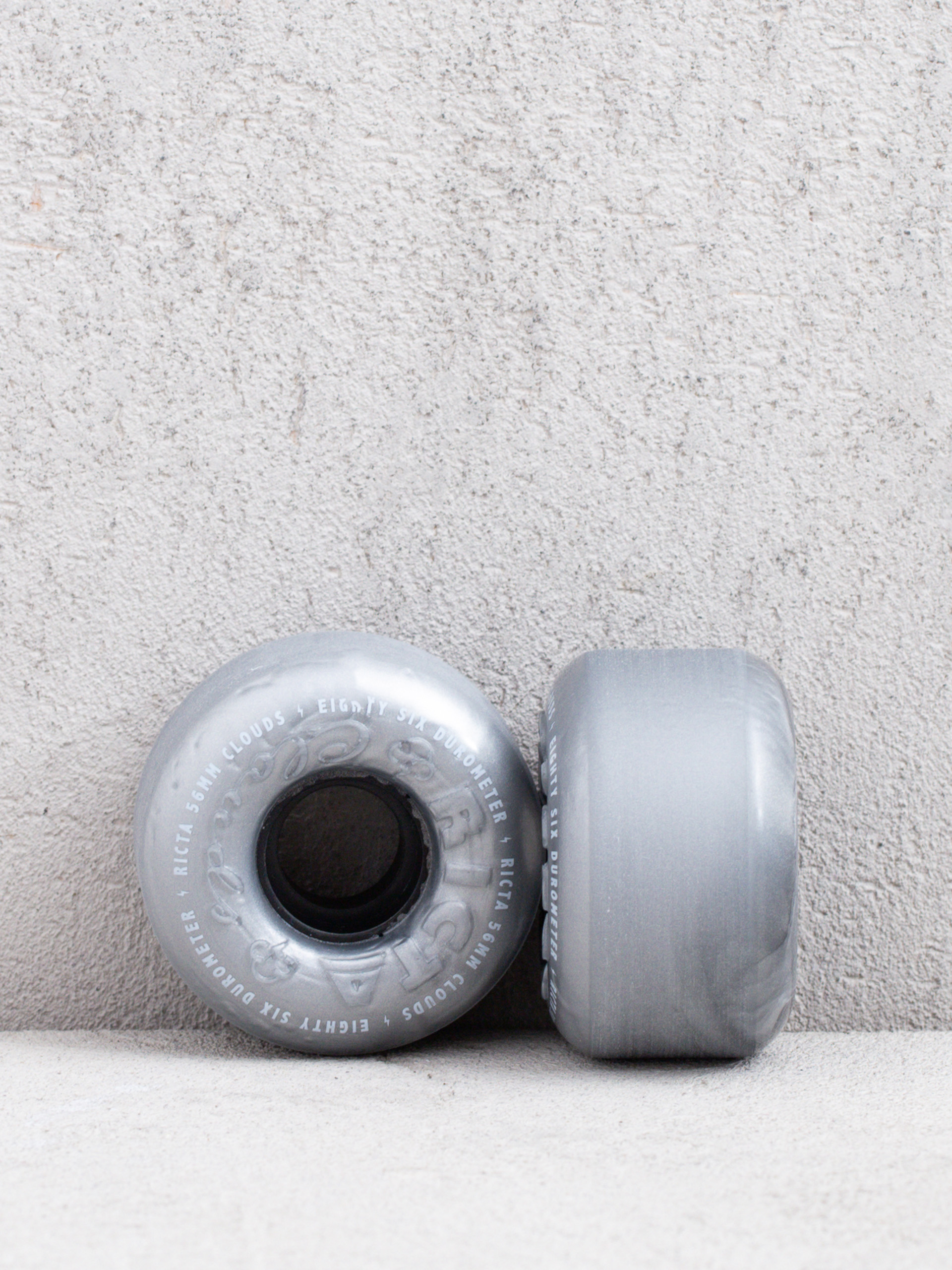 u041au043eu043bu0435u043bu0446u0430 Ricta Clouds Metallic 86A (silver)