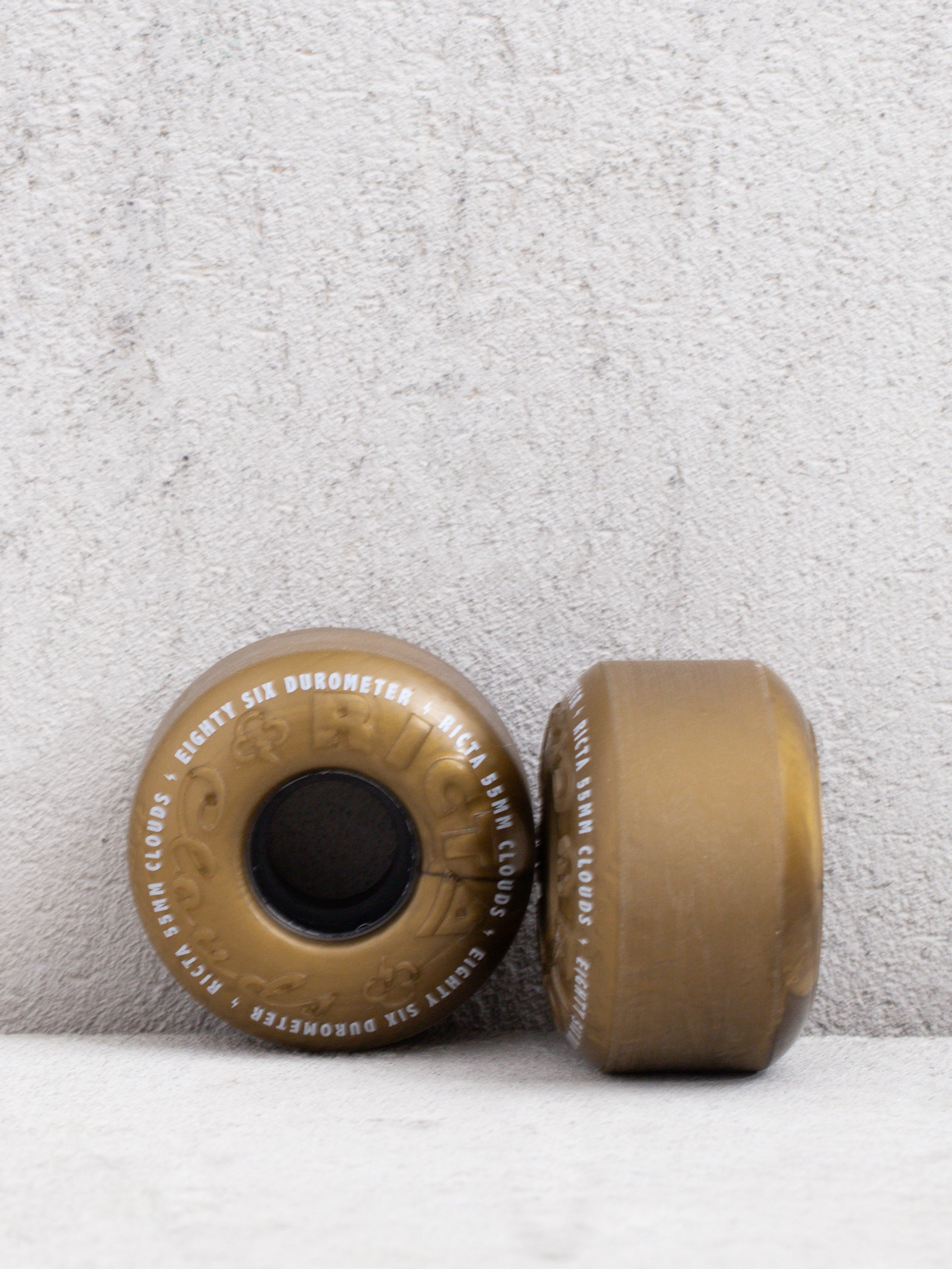 u041au043eu043bu0435u043bu0446u0430 Ricta Clouds Metallic 86A (gold)