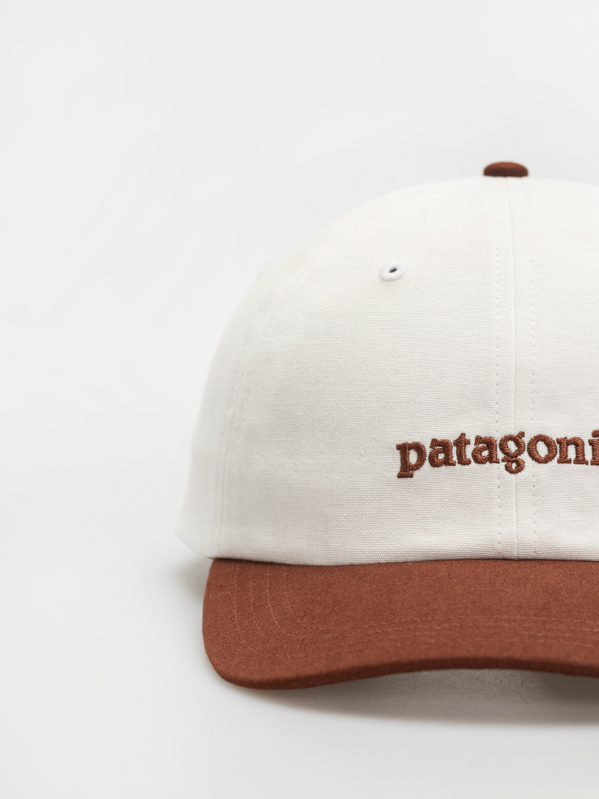 Шапка с козирка Patagonia Fitz Roy Icon Trad (text logo dried vanilla)