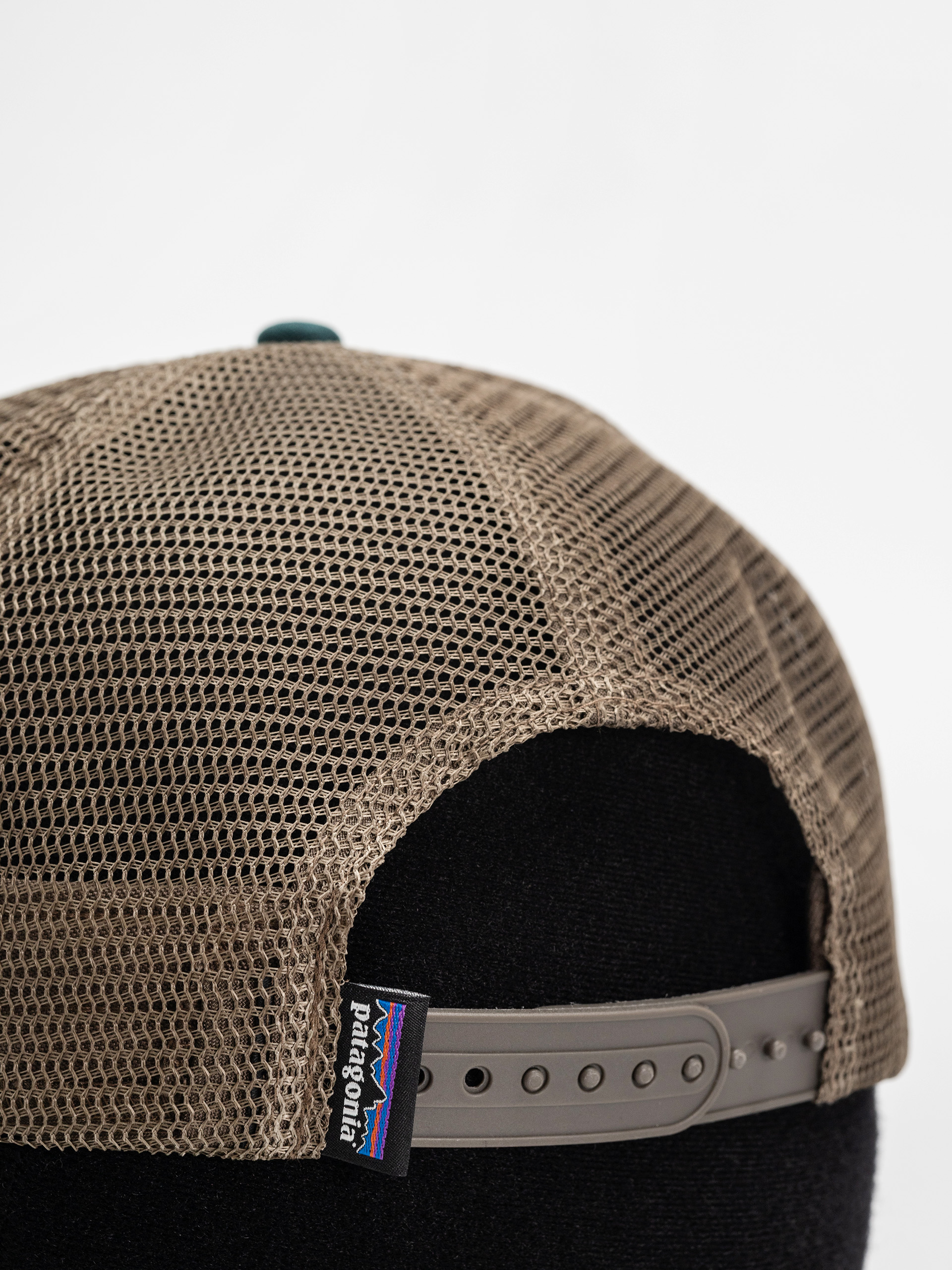 Шапка с козирка Patagonia P 6 Logo Trucker (cascade green)