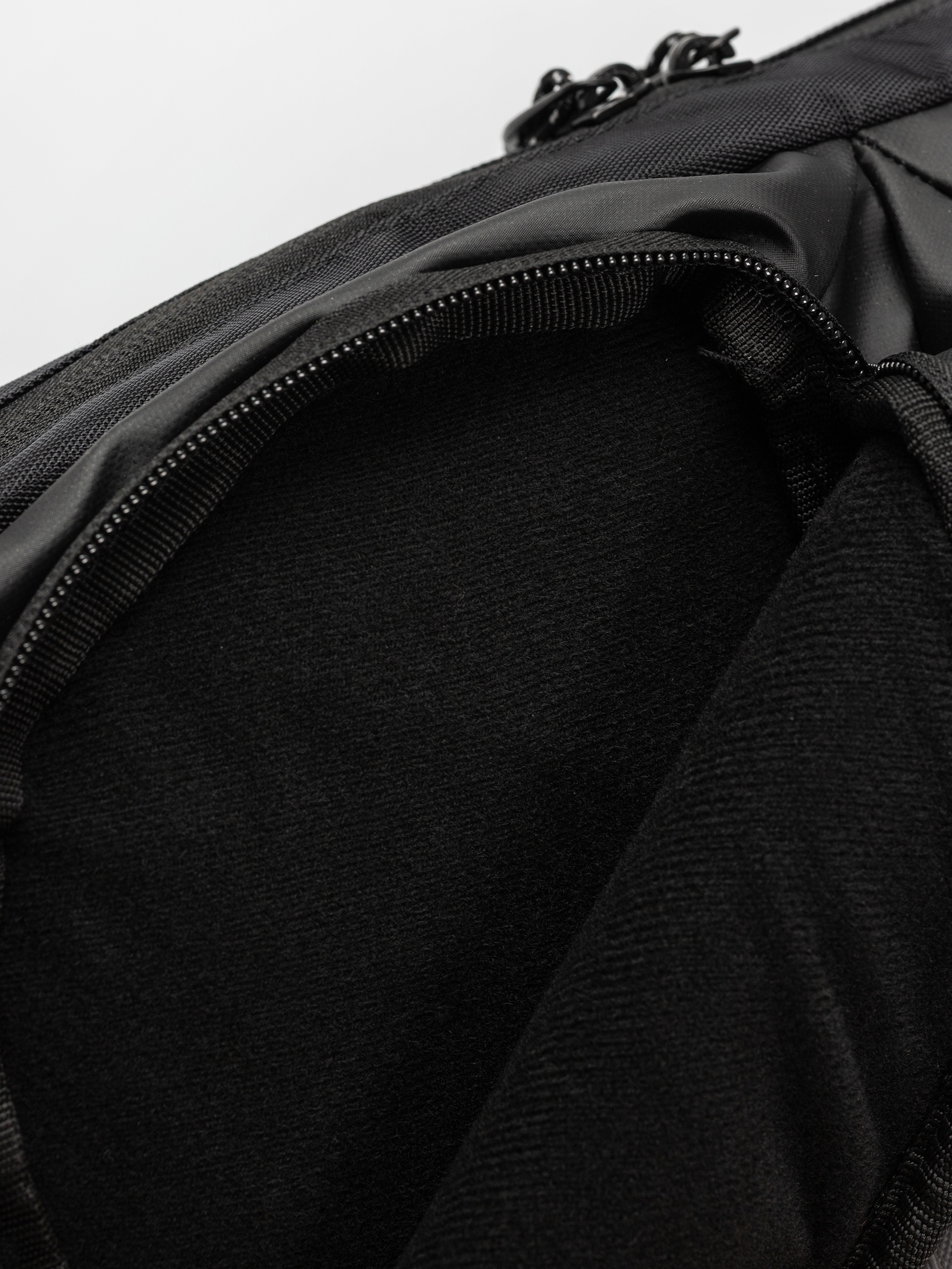 Чантичка за кръст Volcom Venture Sling Pack (black)