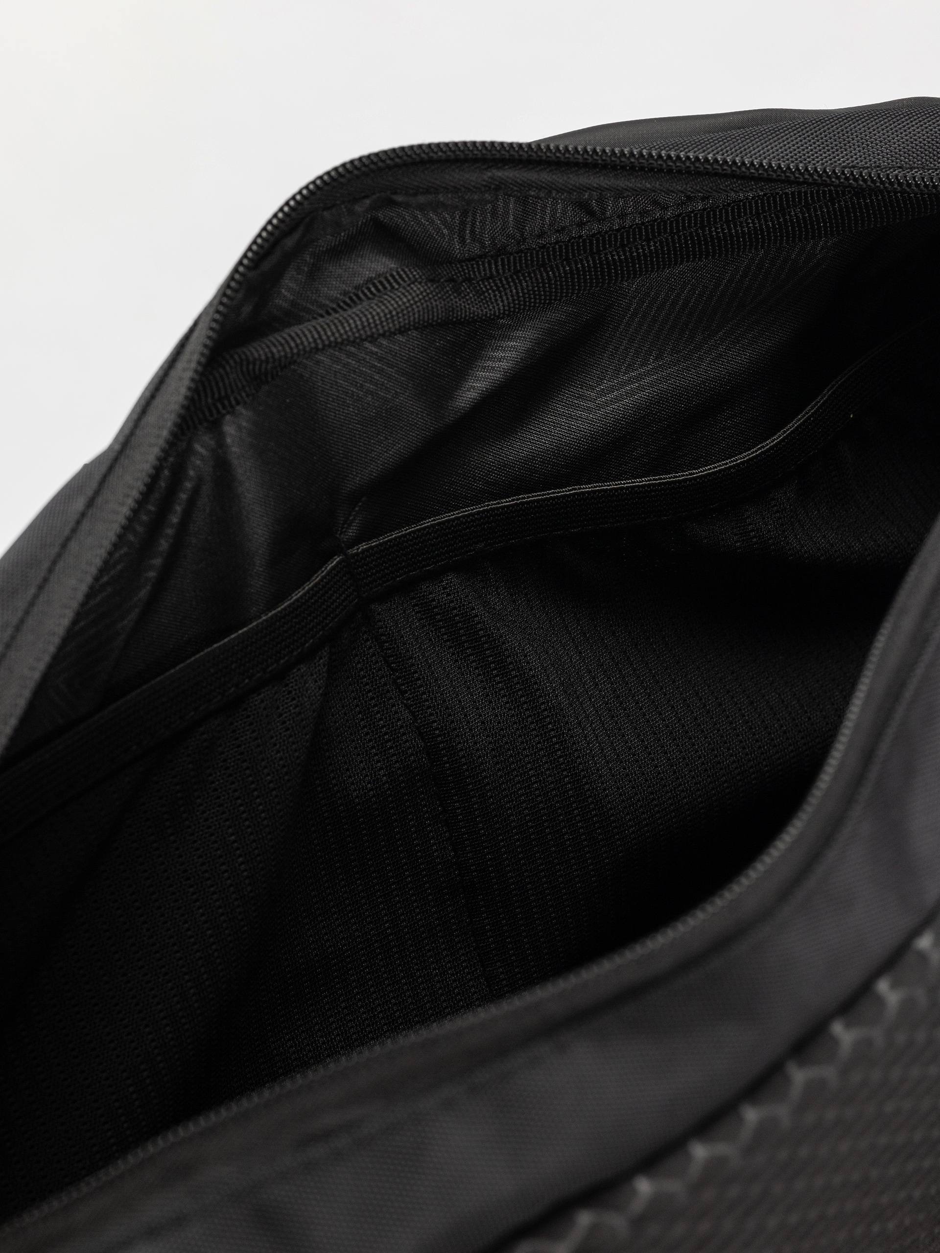 Чантичка за кръст Volcom Venture Sling Pack (black)