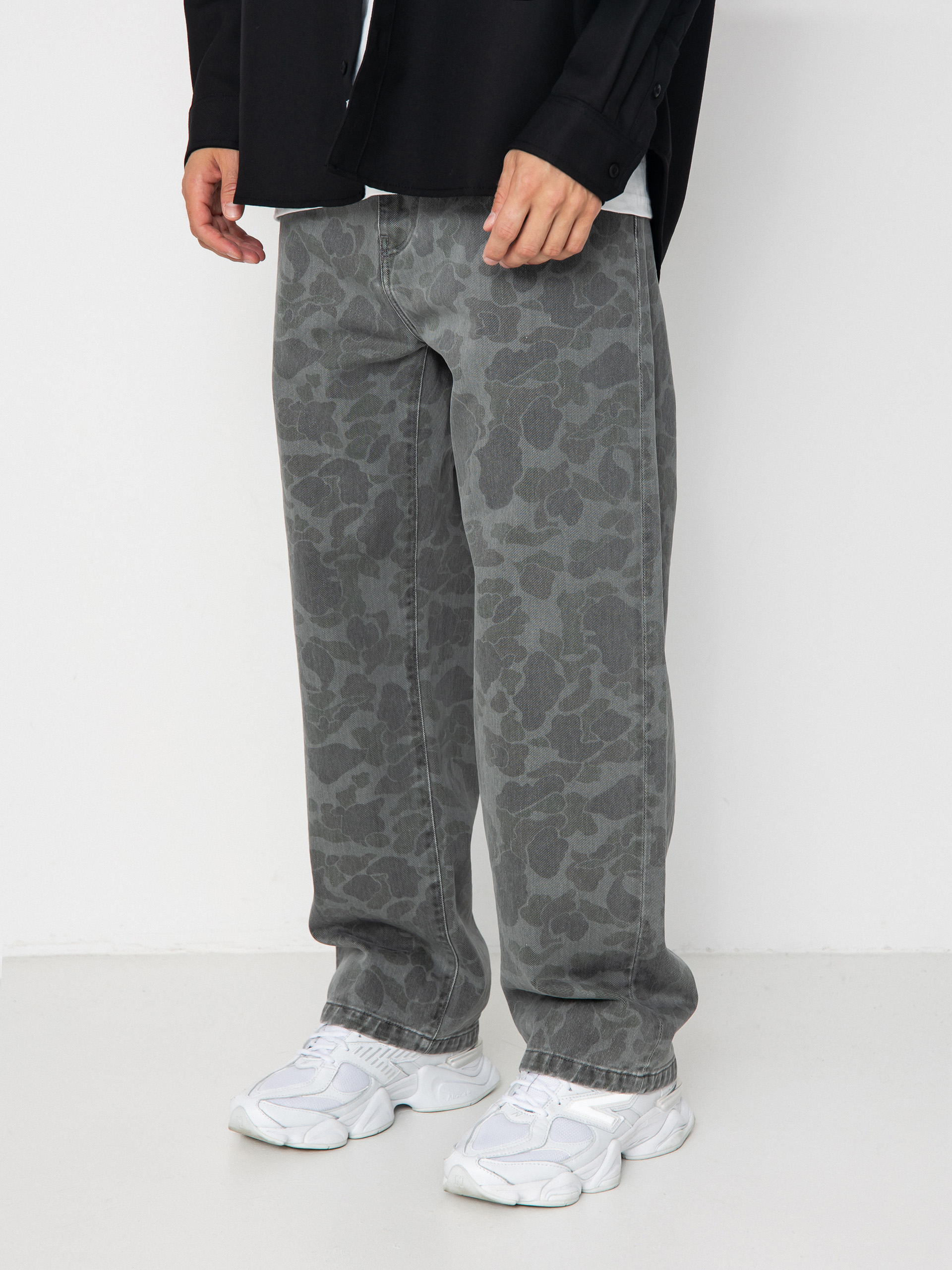 u041fu0430u043du0442u0430u043bu043eu043du0438 Carhartt WIP Duck Landon (camo duck/black/heavy bleached)