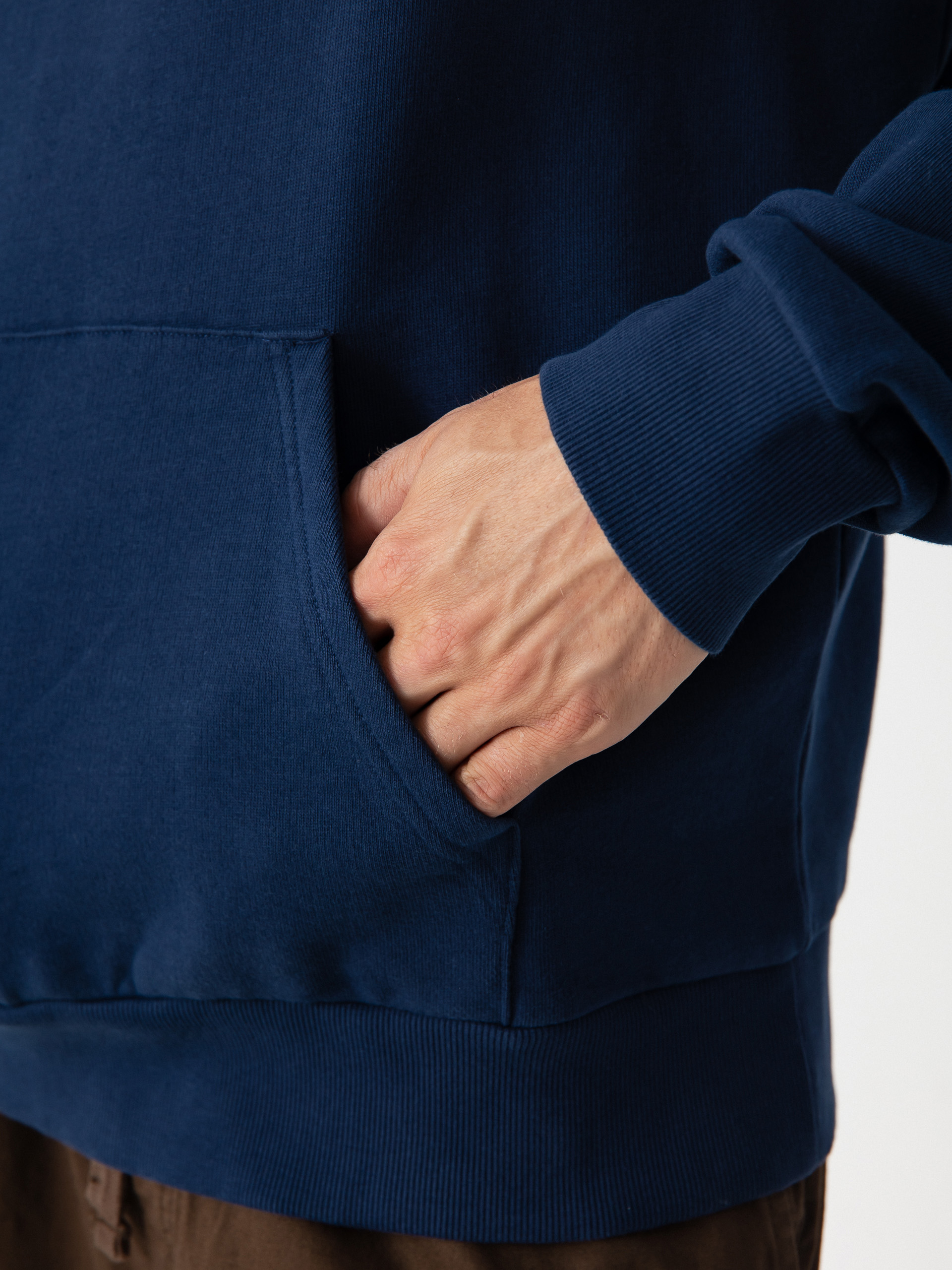 Суитшърт с качулка Carhartt WIP Script Embroidery HD (jupiter/white)