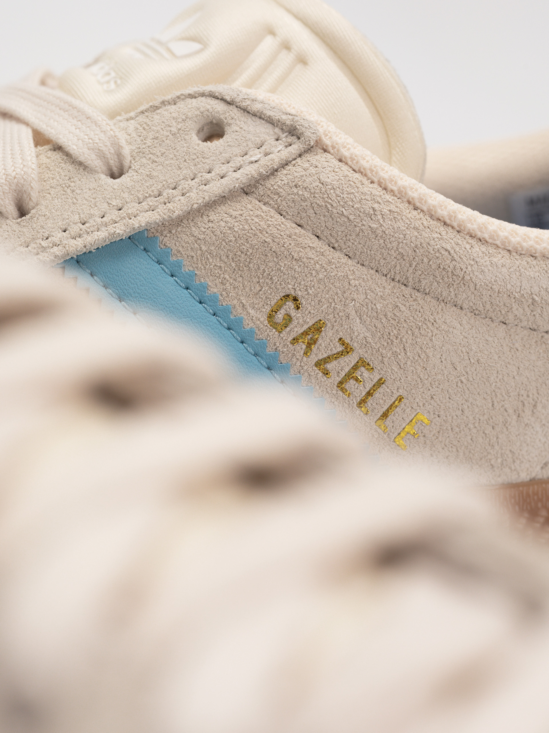 Обувки adidas Gazelle Adv (wonwhi/preblu/gum4)
