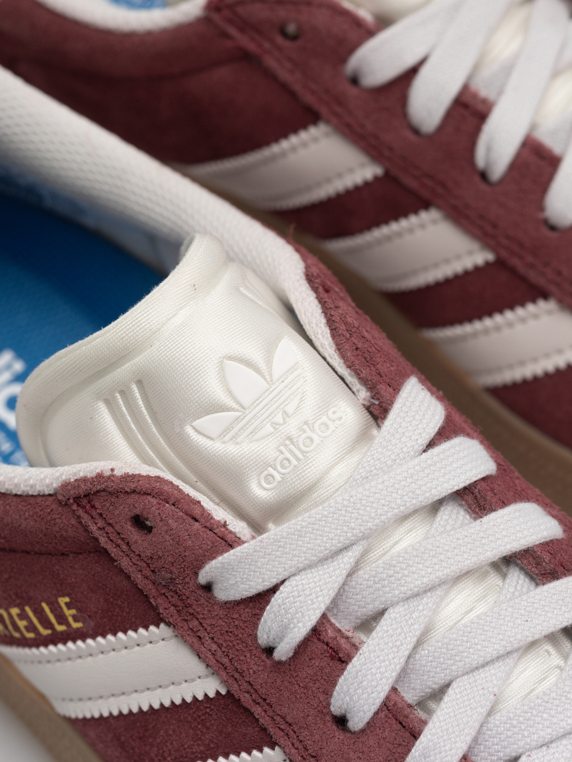 Обувки adidas Gazelle Adv (shared/crywht/goldmt)