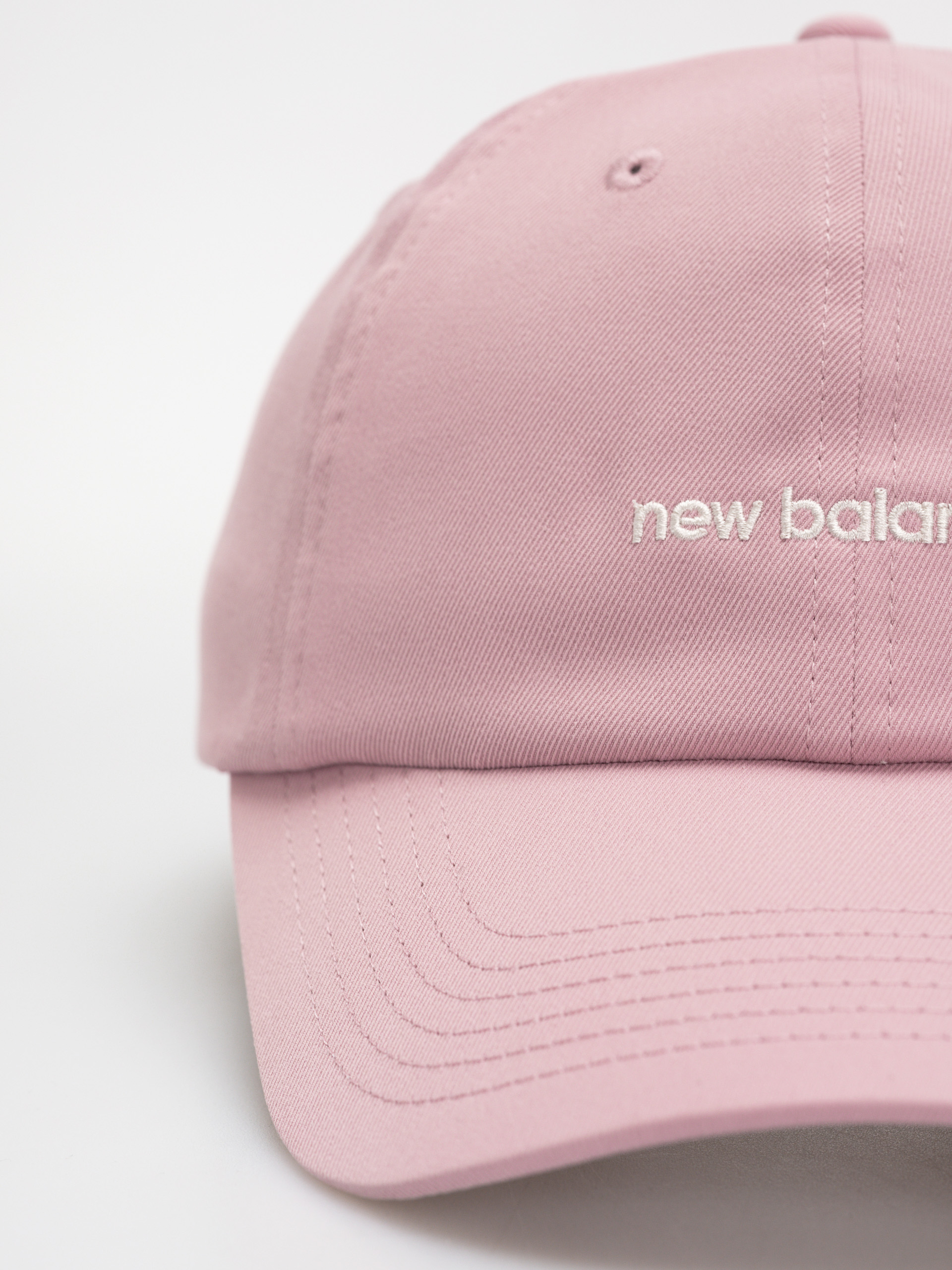 Шапка с козирка New Balance 6 Panel Linear Logo Wmn (pink)