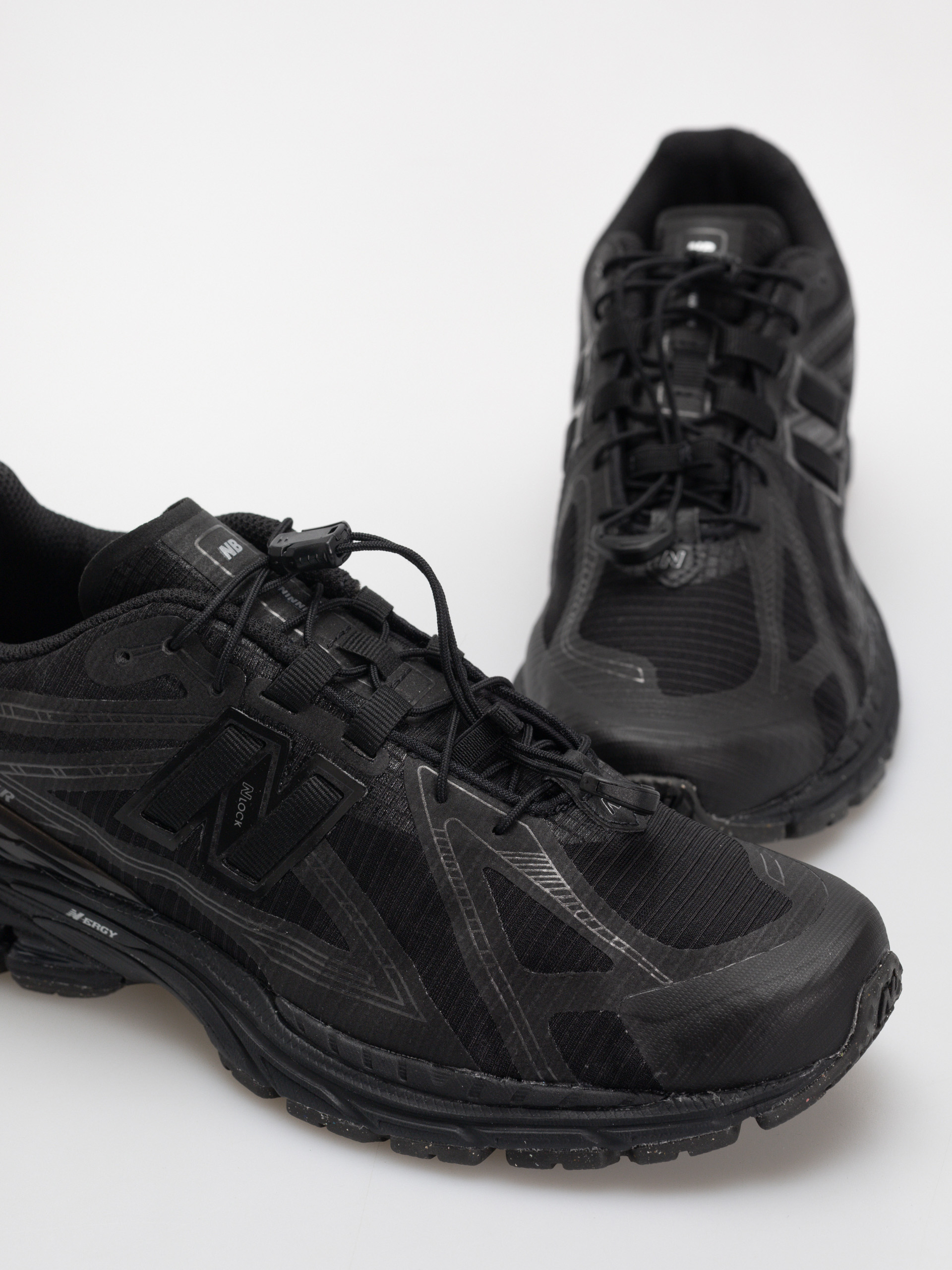 Обувки New Balance 1906 (black)