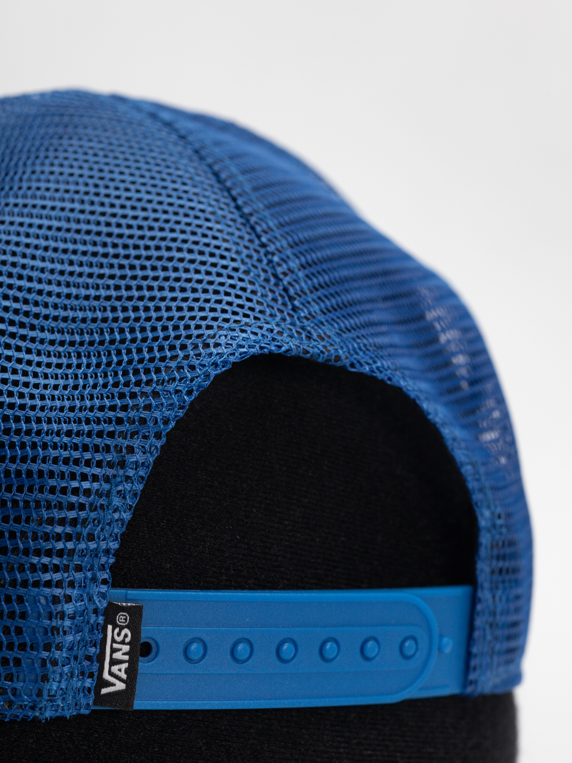 Шапка с козирка Vans Classic Patch Curved Bill Trucker (true blue)