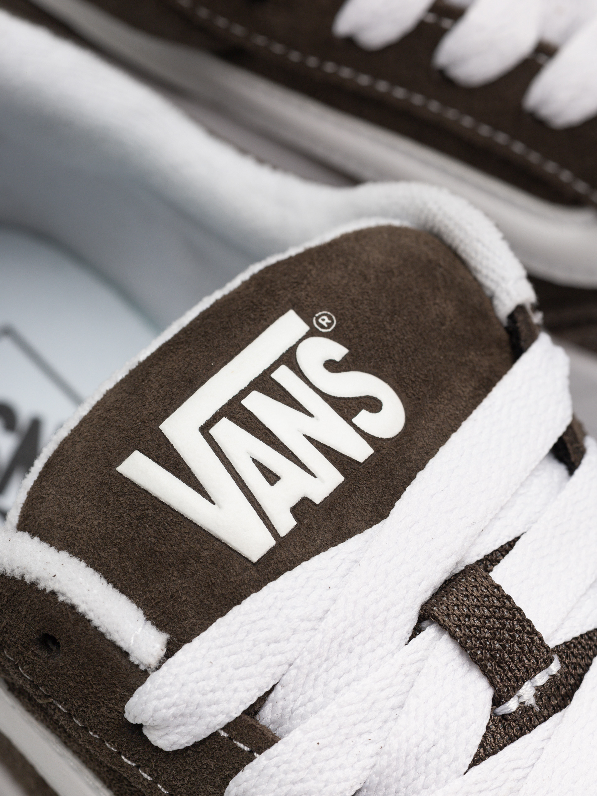 Обувки Vans Hylane (suede brown)