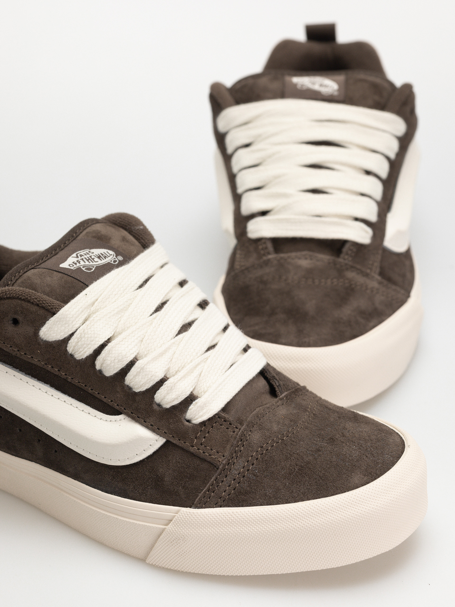 Обувки Vans Knu Skool (pig suede coal brown)