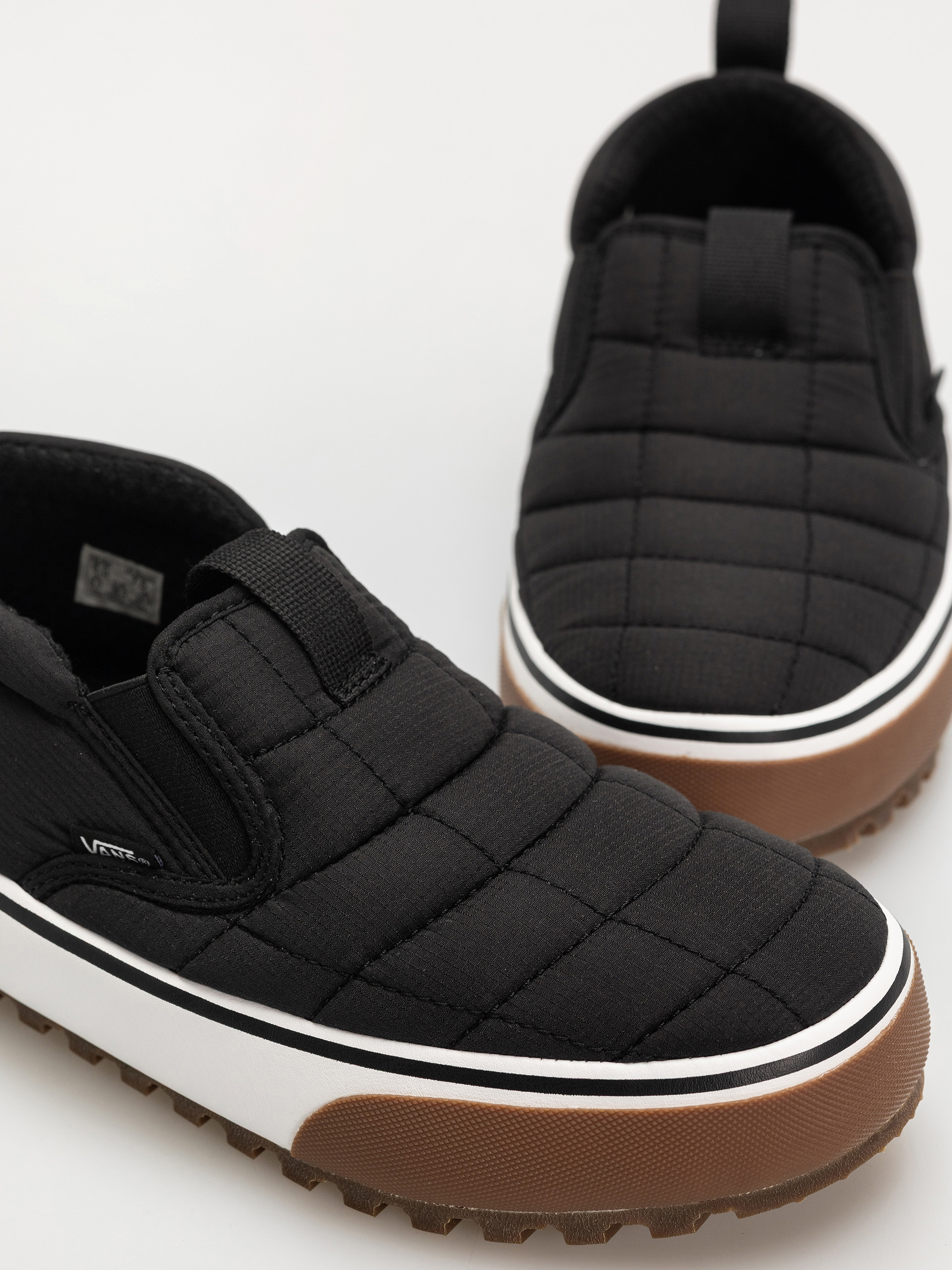 Обувки Vans Mte Snow Lodge Slipper Mid (quilted black)