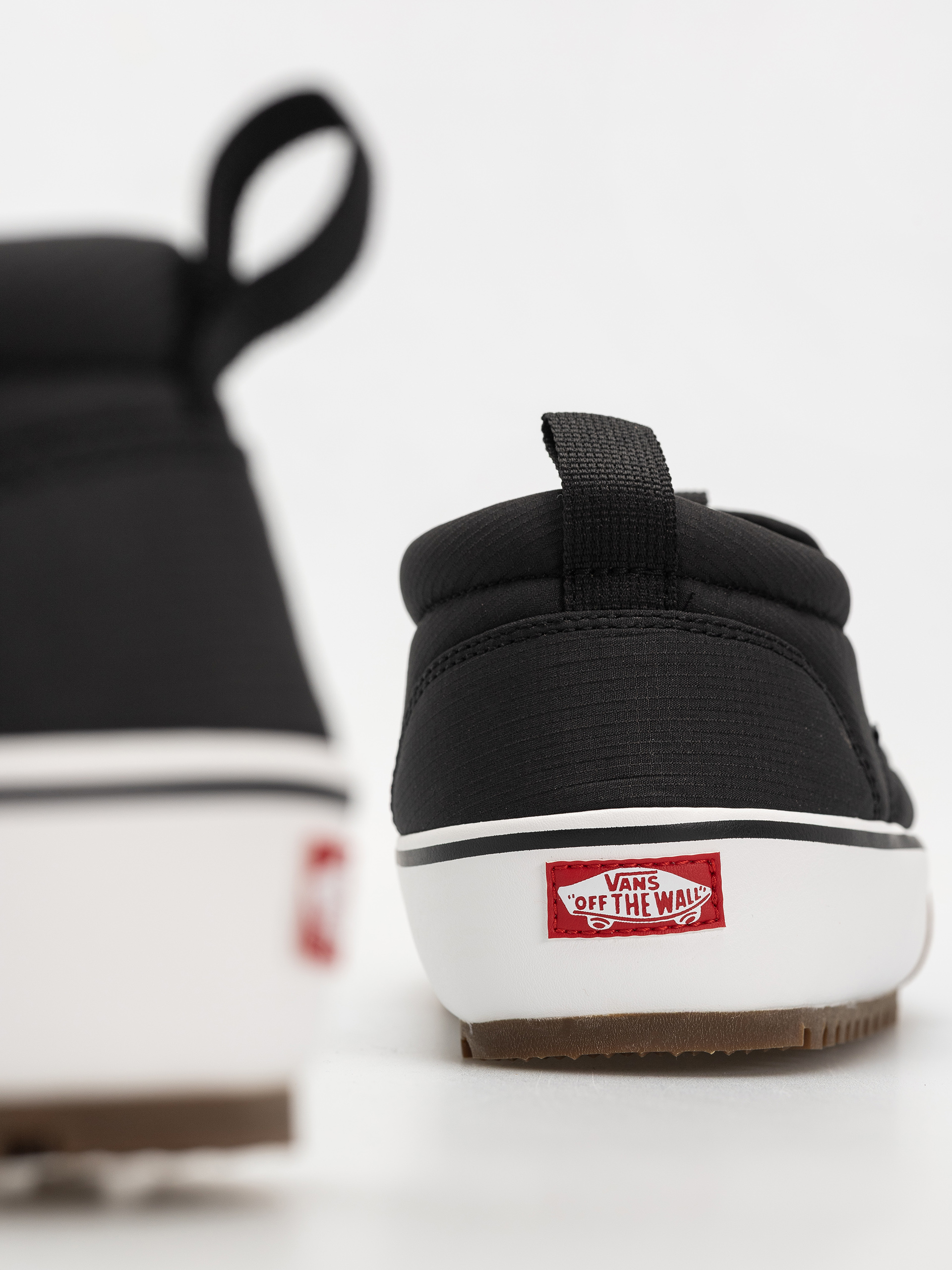 Обувки Vans Mte Snow Lodge Slipper Mid (quilted black)