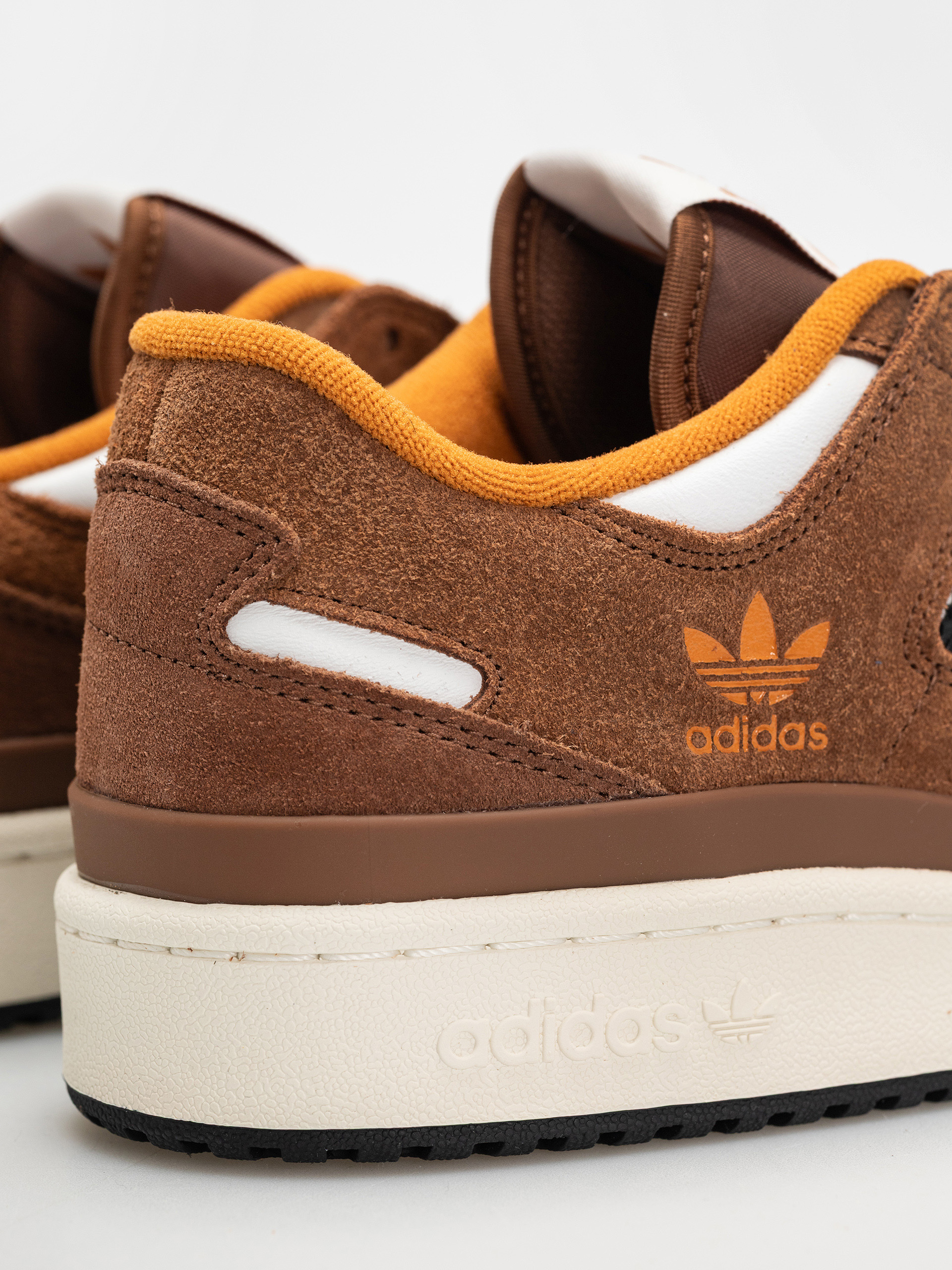 Обувки adidas Forum 84 Low Adv (crywht/cblack/rusora)