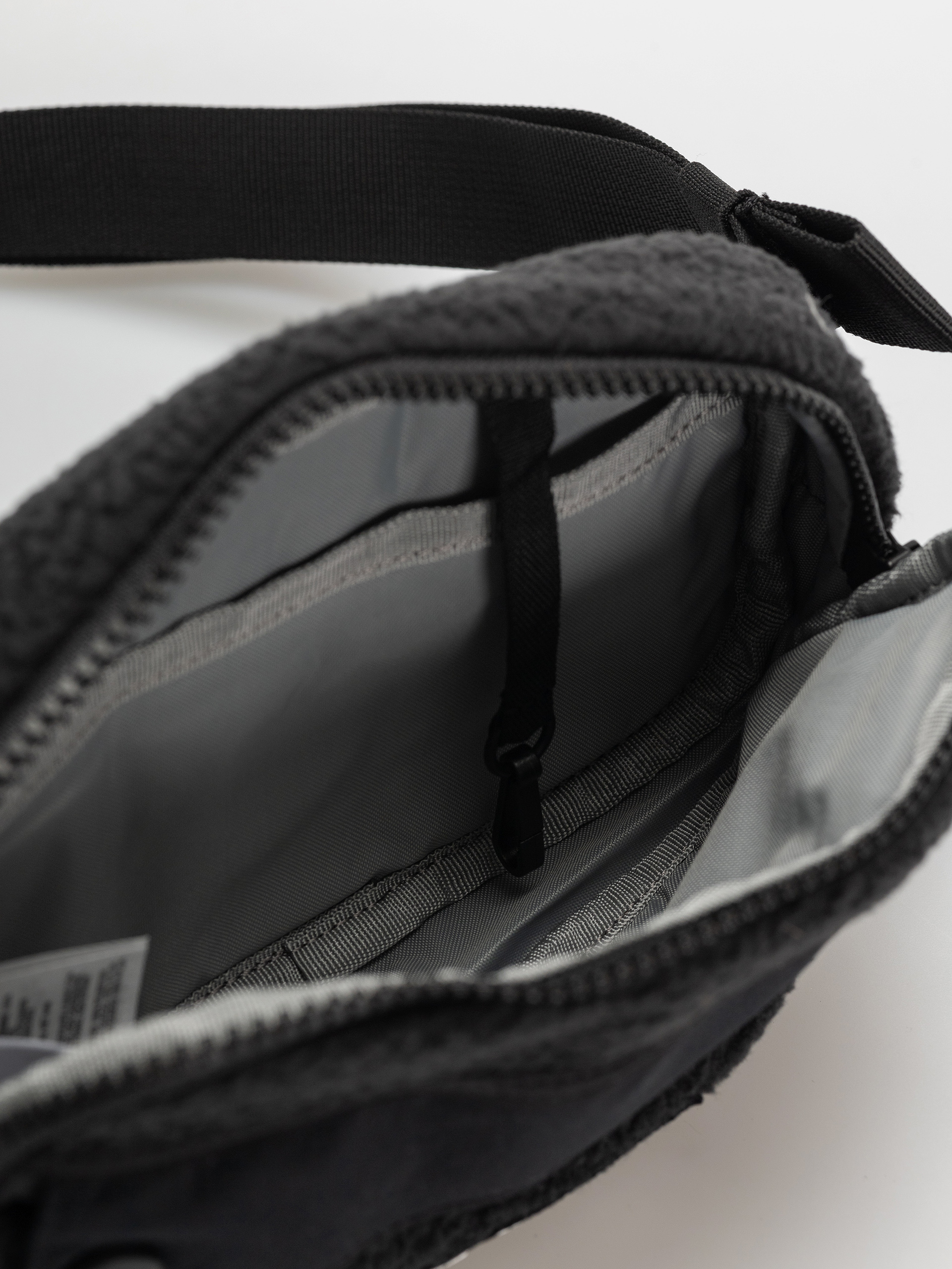 Чантичка за кръст Columbia Helvetia II (black)