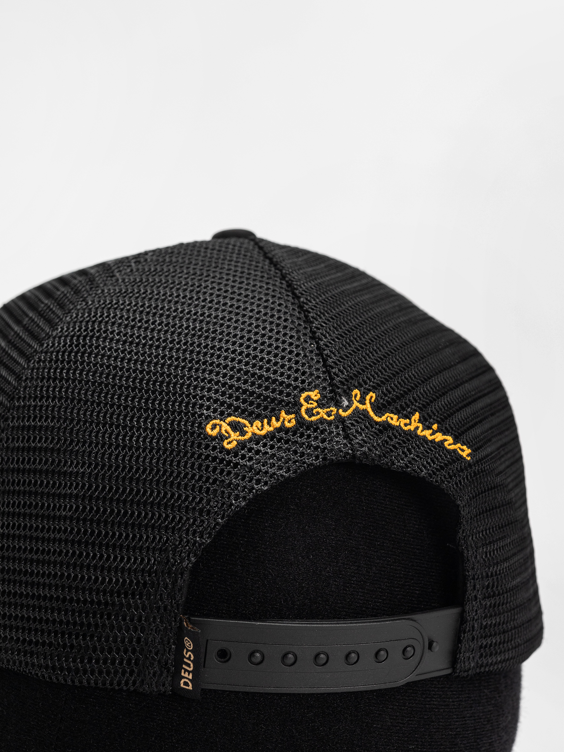 Шапка с козирка Deus Ex Machina Citadel Trucker (black)