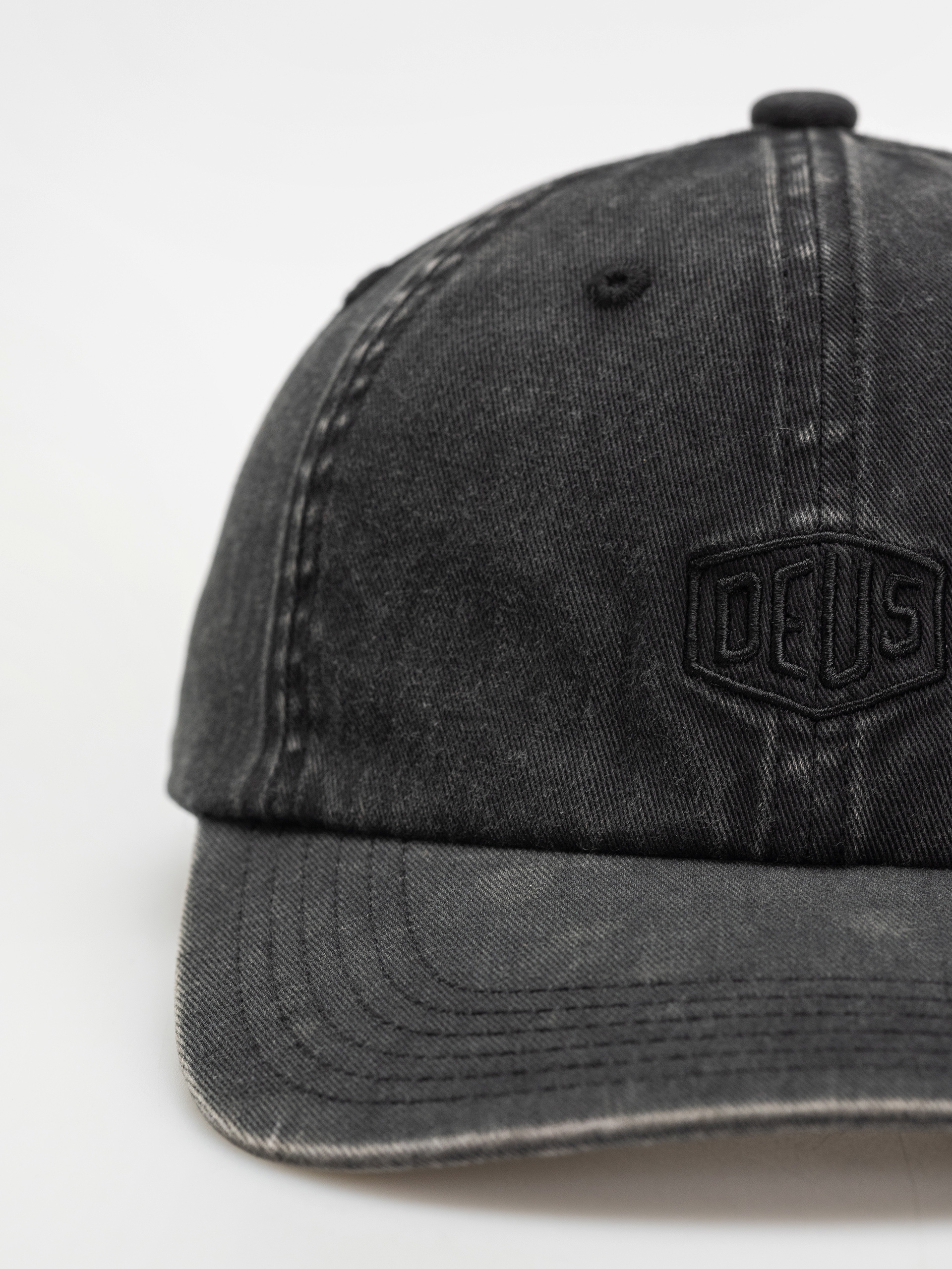 Шапка с козирка Deus Ex Machina Shield Garment Dyed Dad Cap (black)
