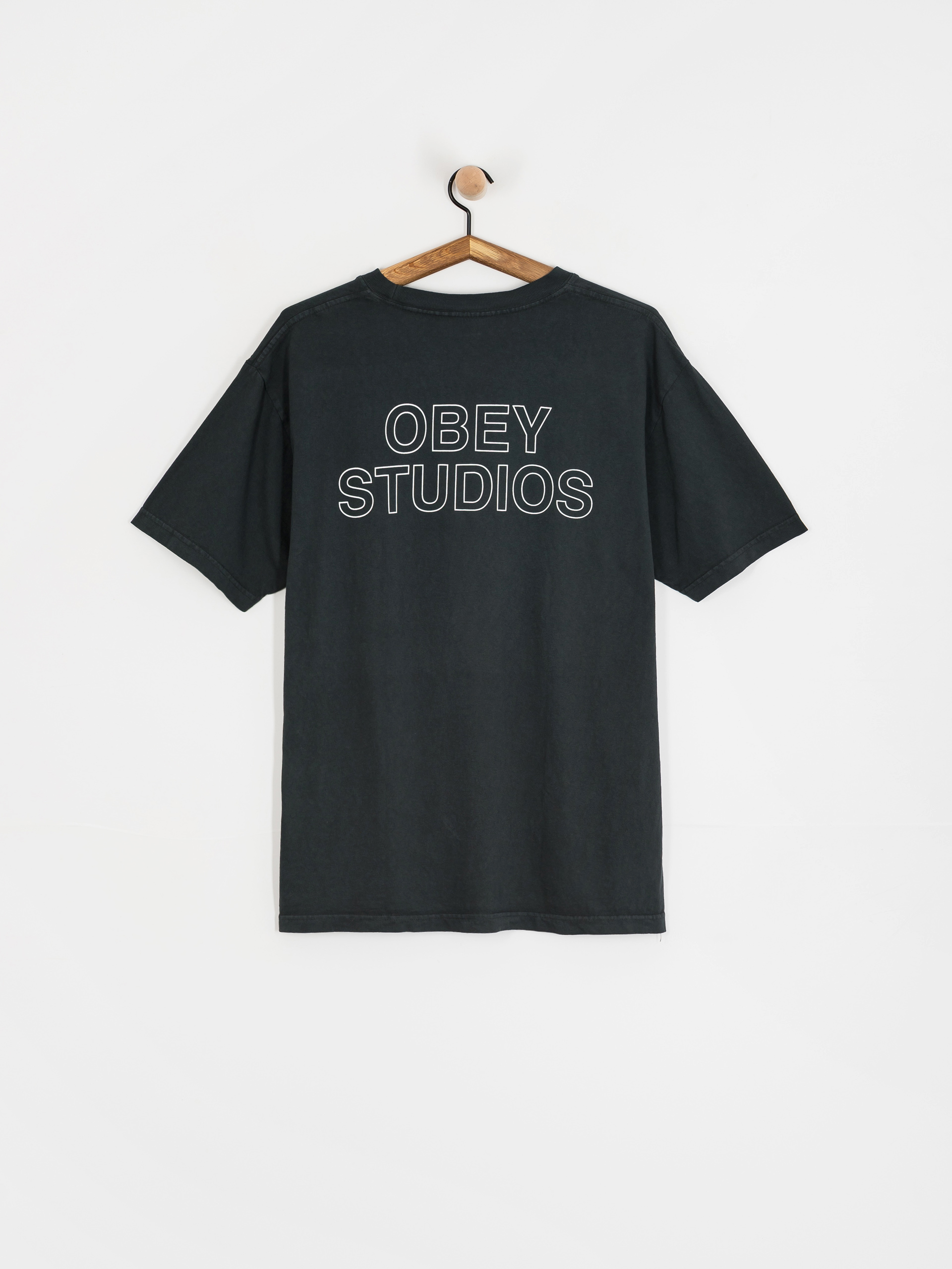 Тениска OBEY Obey Studios Outline (pigment true vintage black)