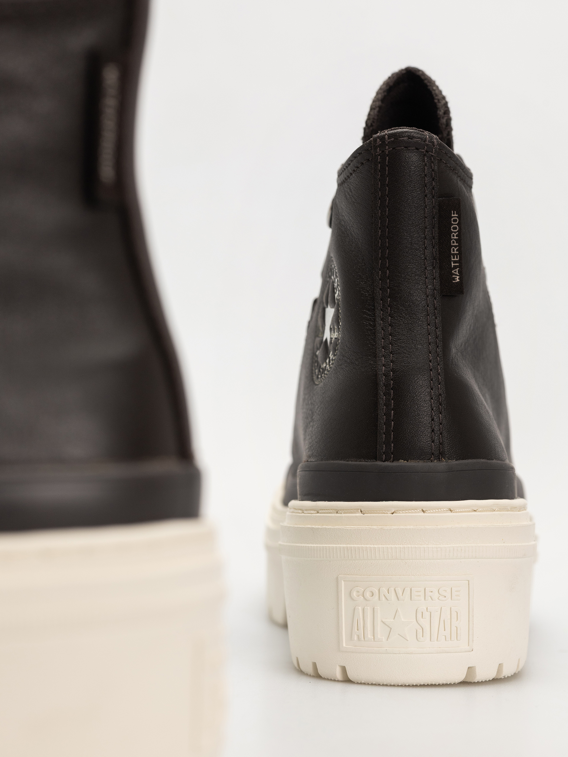 Обувки Converse Chuck Taylor All Star Lugged Heel Wmn (chocolate/tan)