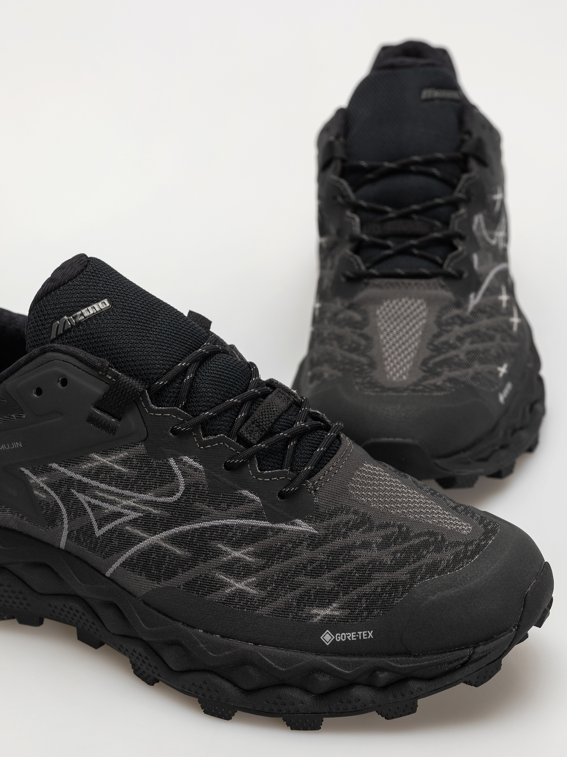 Обувки Mizuno Wave Mujin LS GTX (black/quiet shade/black sand)