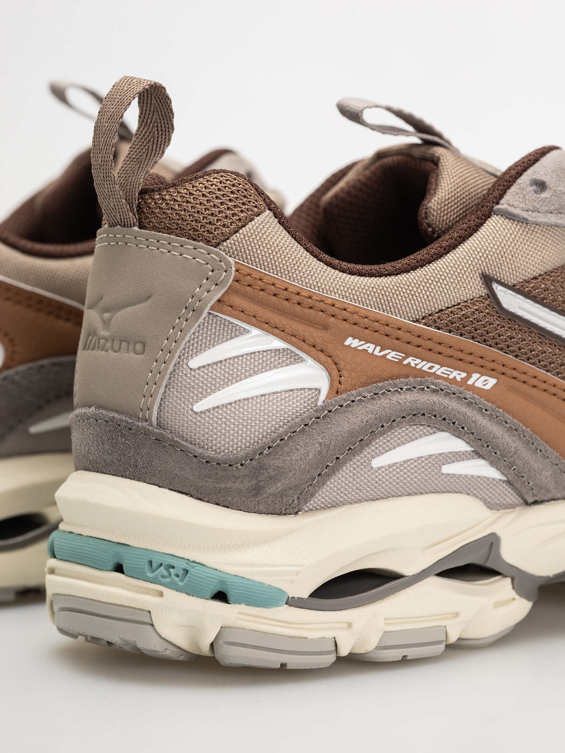Обувки Mizuno Wave Rider 10 (fossil/white/thrush)