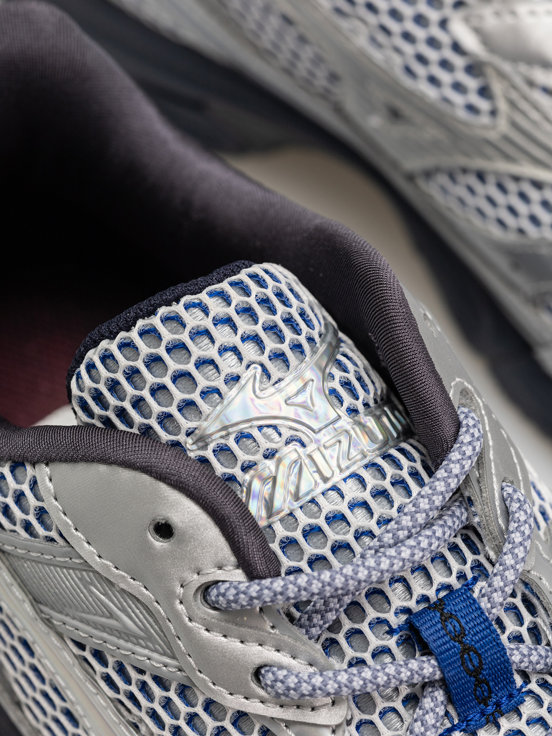 Обувки Mizuno MXR (silver/silver/nimbus cloud)