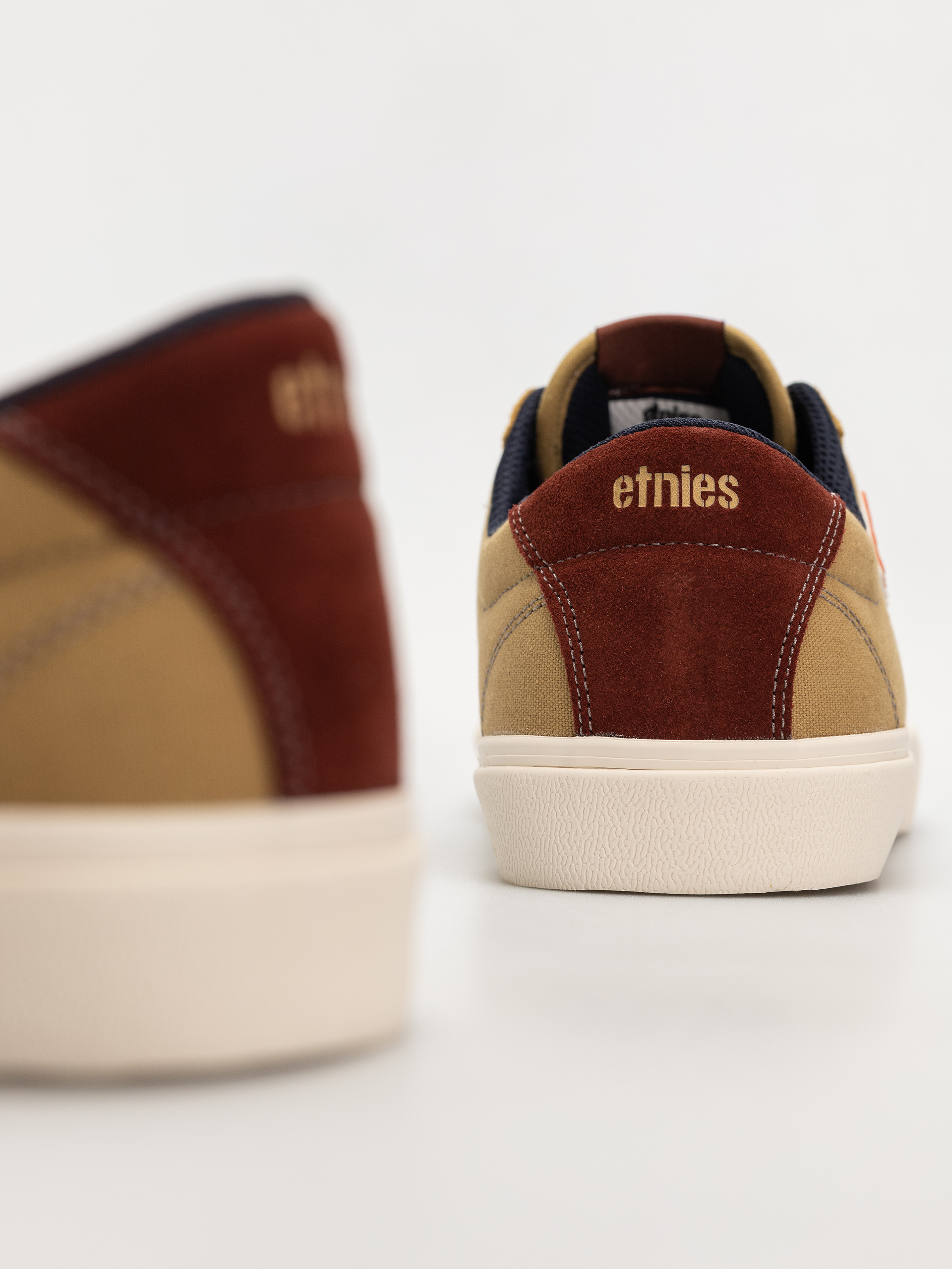 Обувки Etnies Barge Plus (tan/brown)