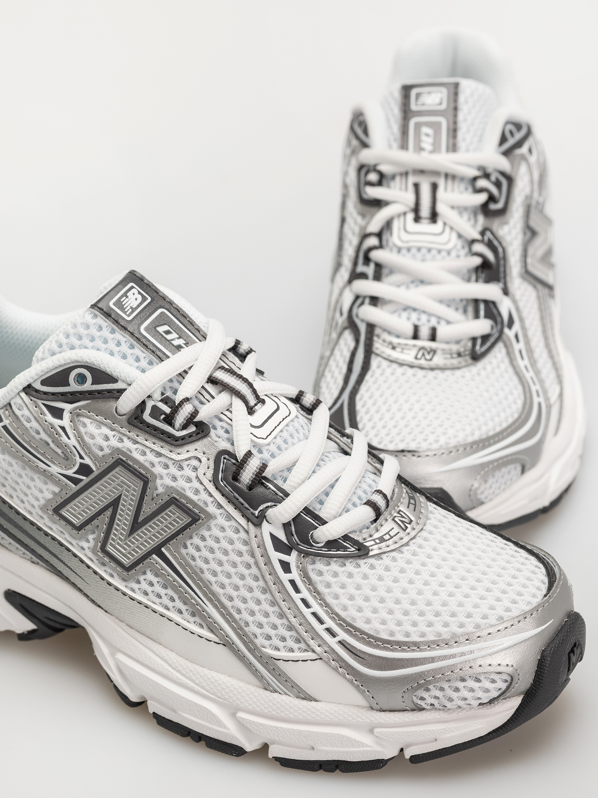 Обувки New Balance 740 (white)