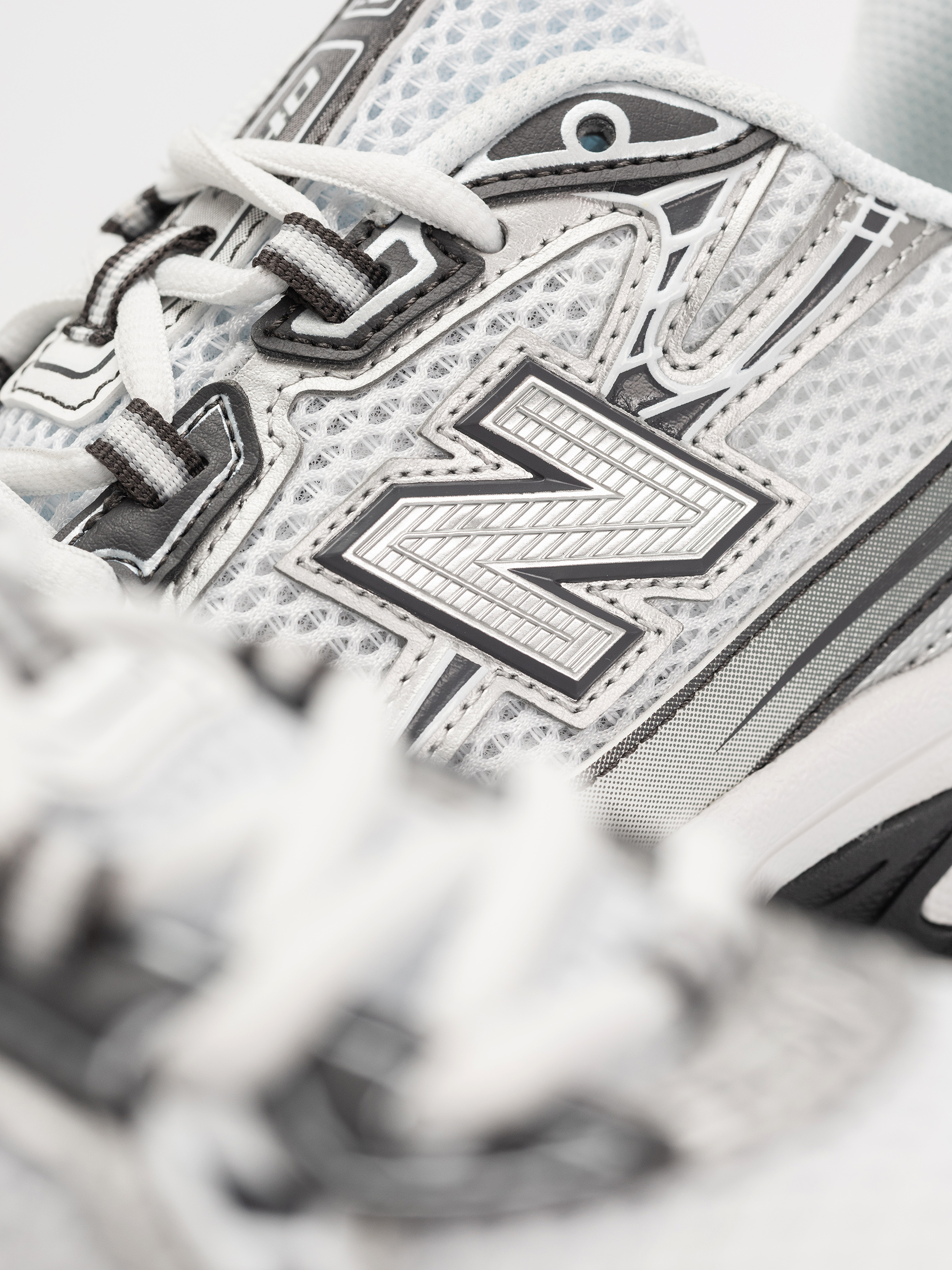 Обувки New Balance 740 (white)
