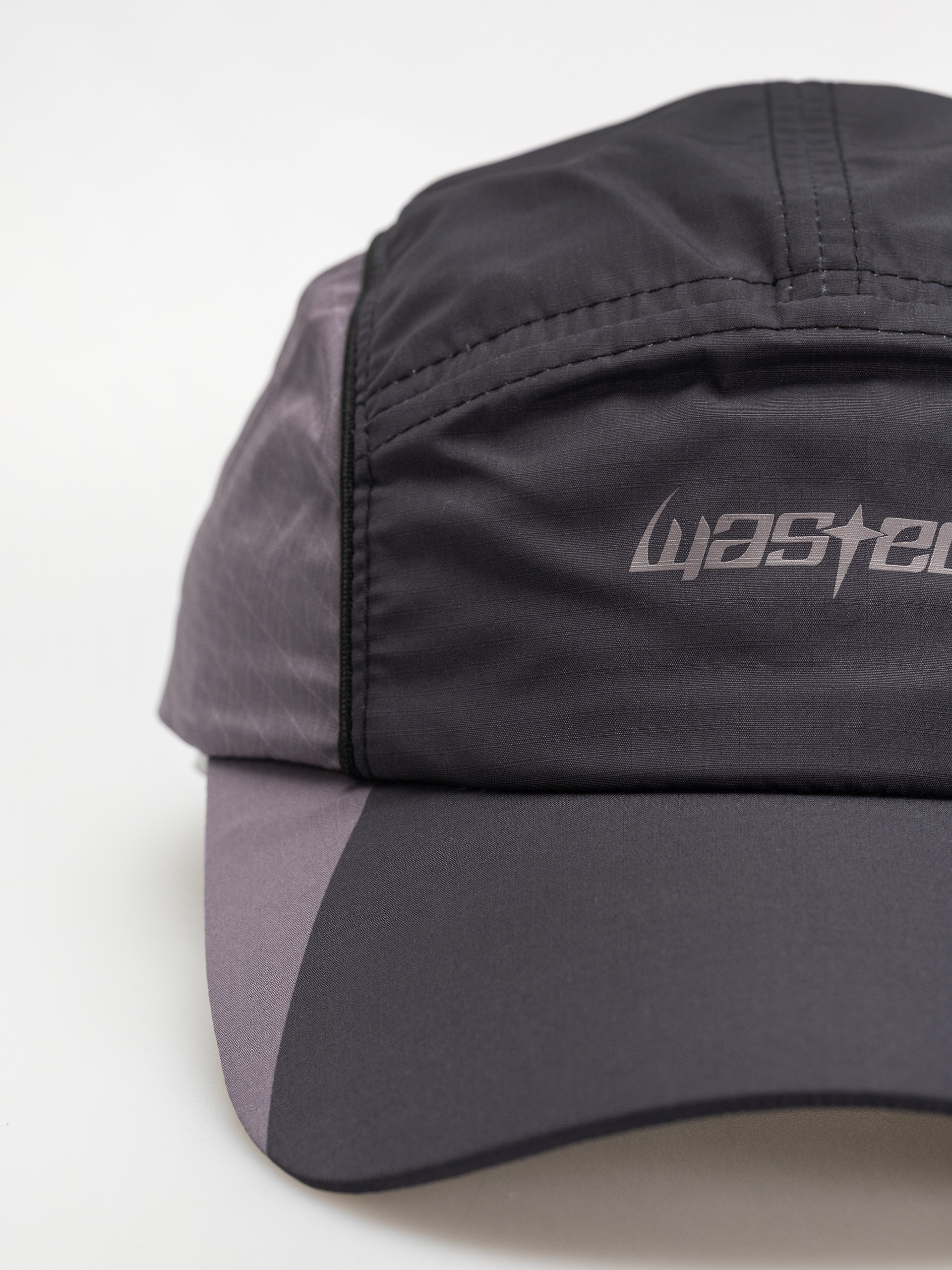 Шапка с козирка Wasted Paris Spine Track (black)