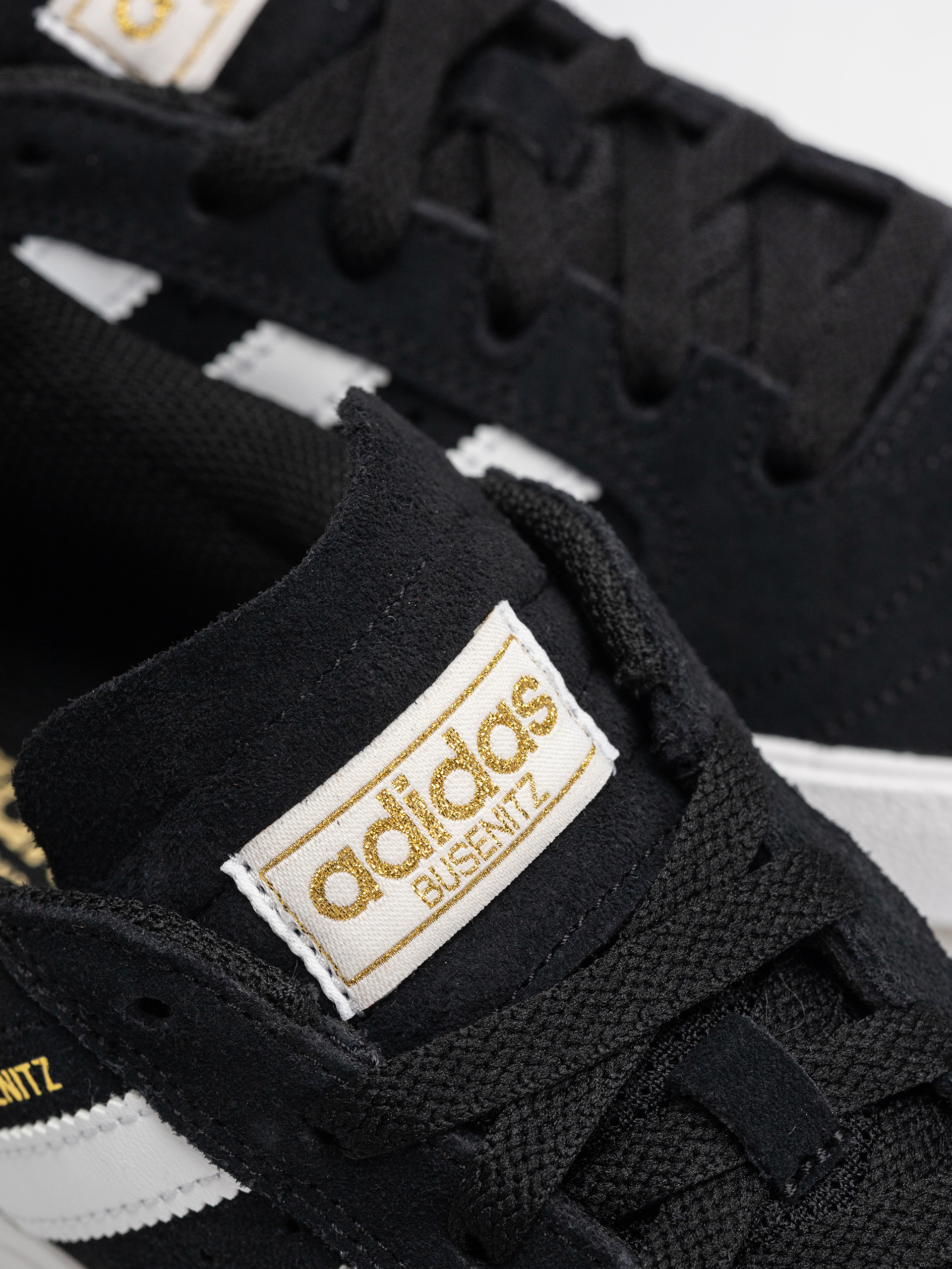 Обувки adidas Busenitz Vulc II (cblack/ftwwht/gum4)