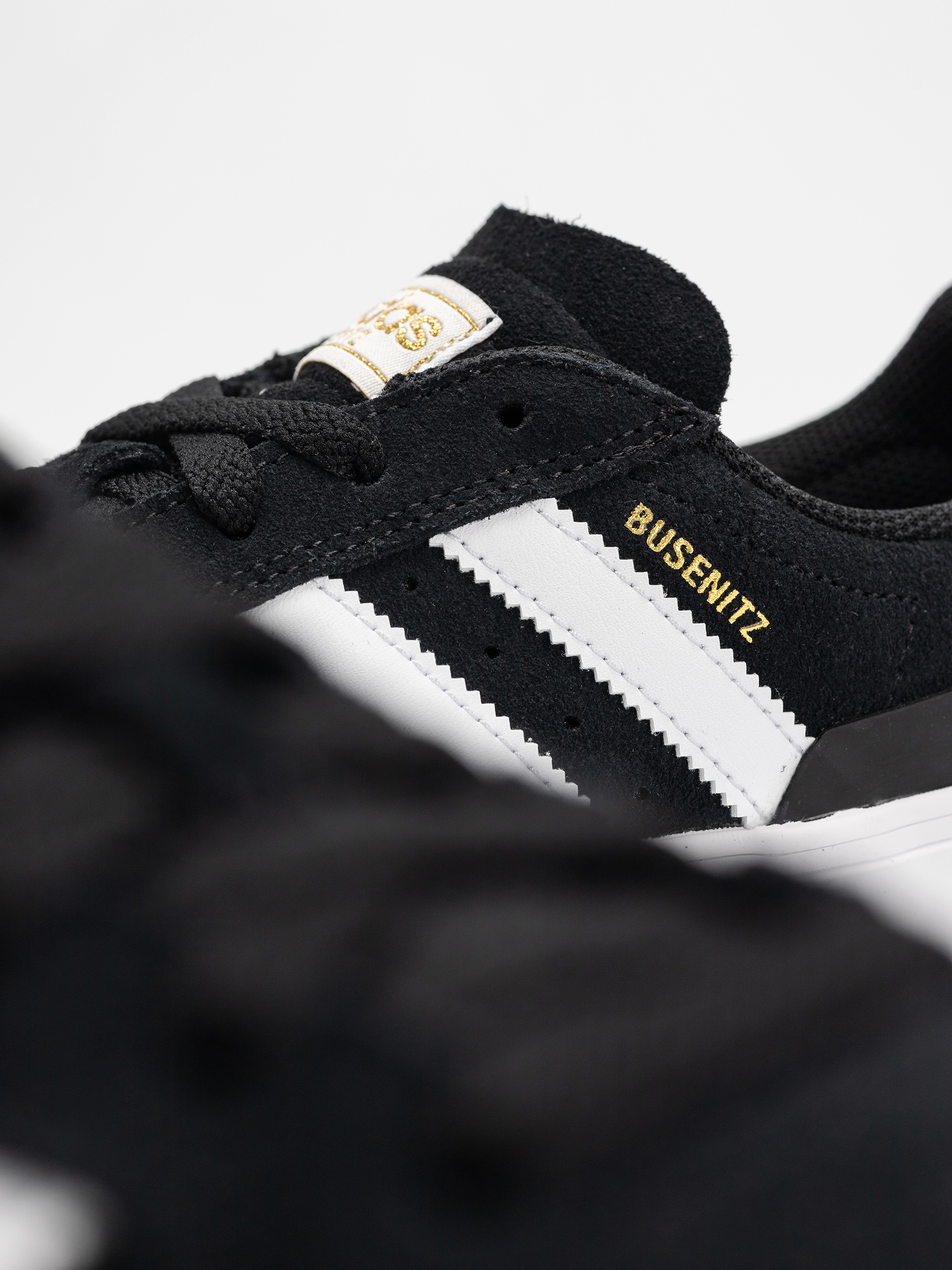 Обувки adidas Busenitz Vulc II (cblack/ftwwht/gum4)