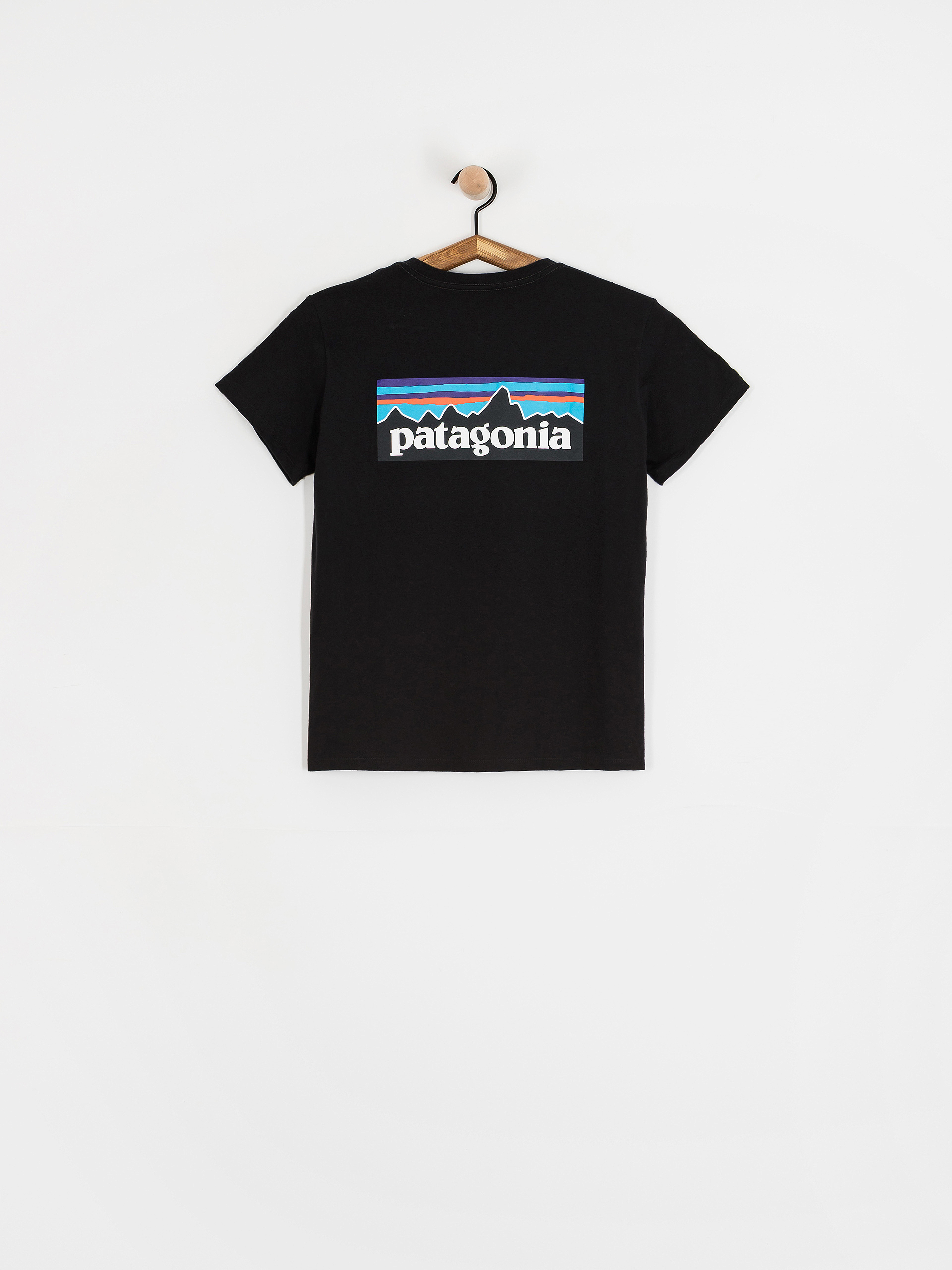 u0422u0435u043du0438u0441u043au0430 Patagonia P 6 Logo Responsibili Wmn (black)