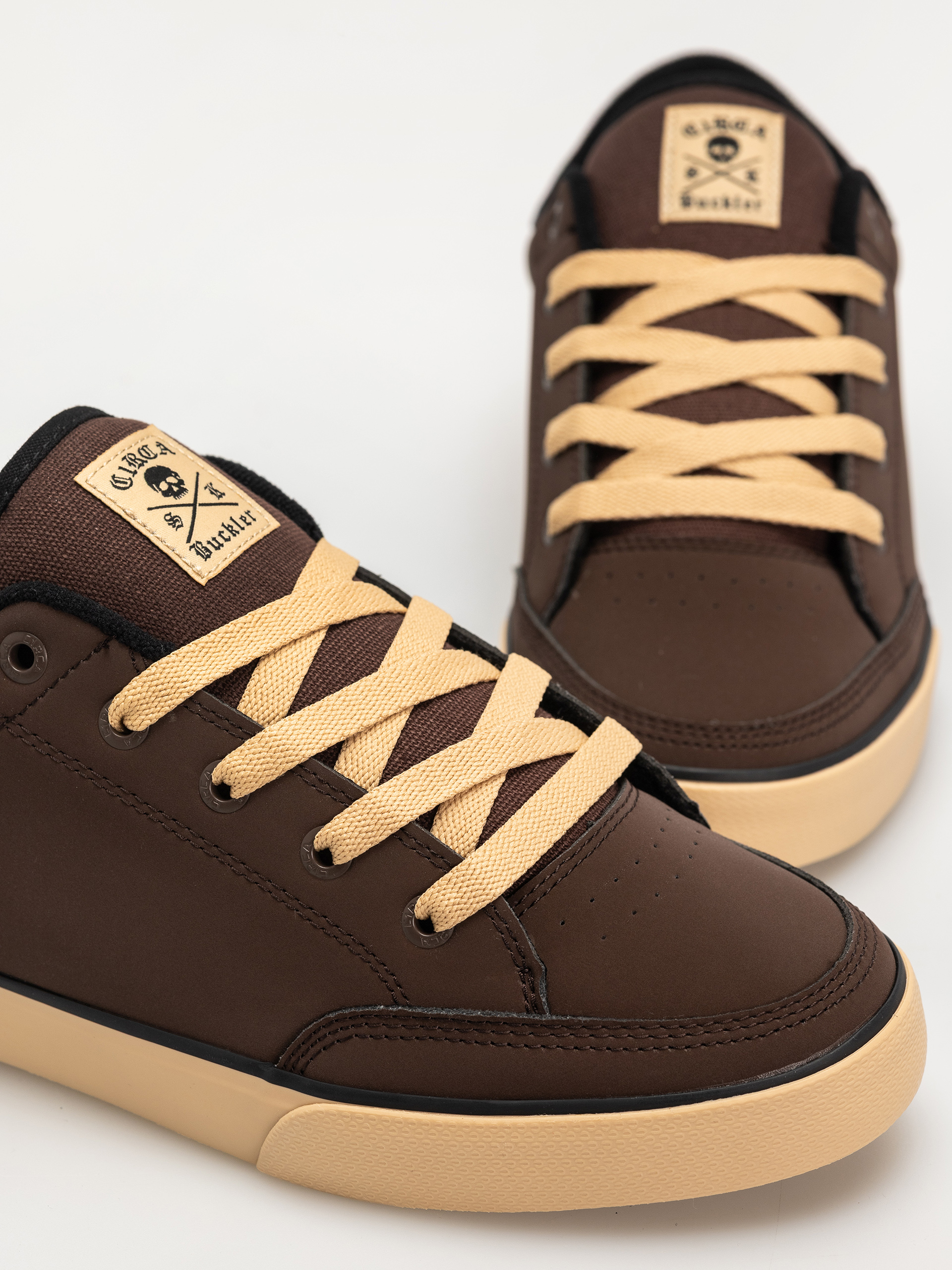 Обувки Circa Buckler Sk (mustang/black/ivory)