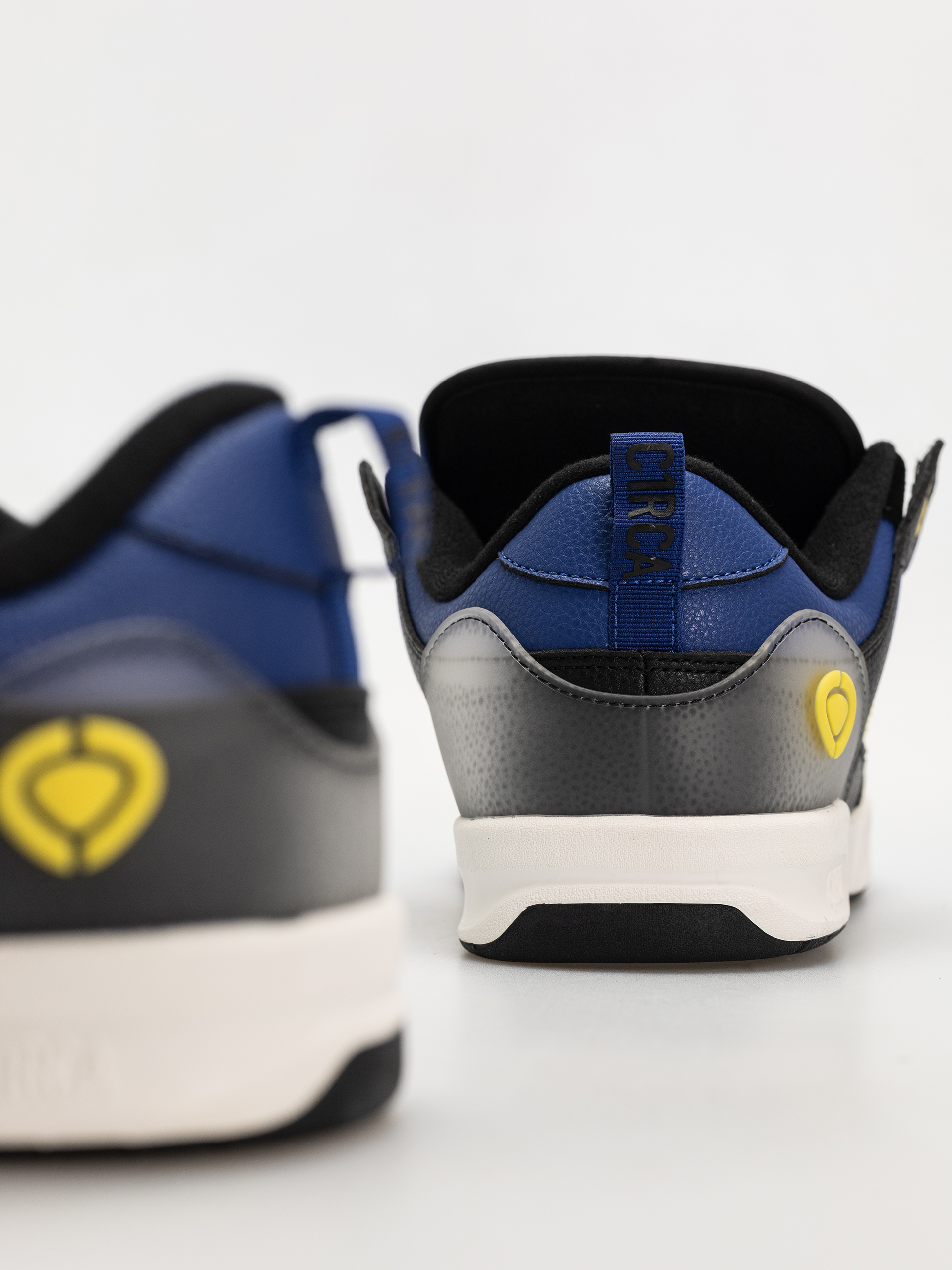 Обувки Circa Tave Tt (black/blue/yellow)