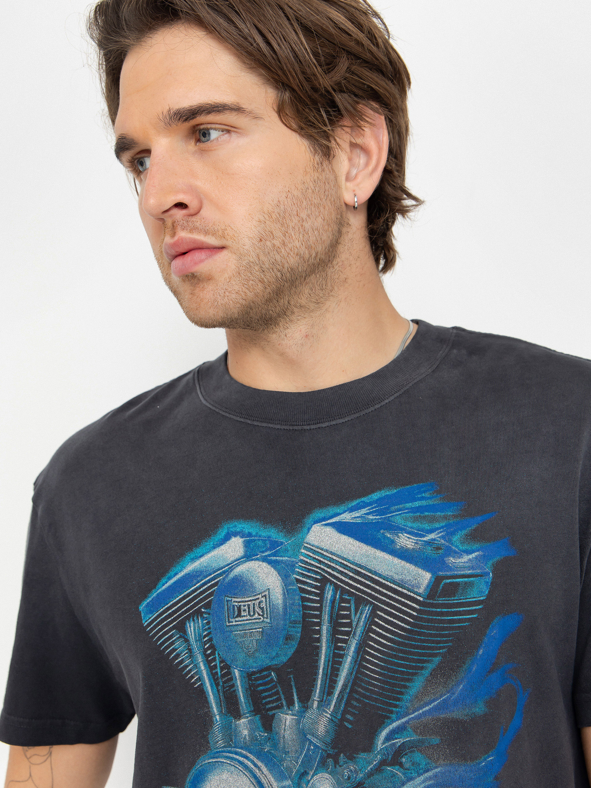 Тениска Deus Ex Machina Productive Hum (anthracite)