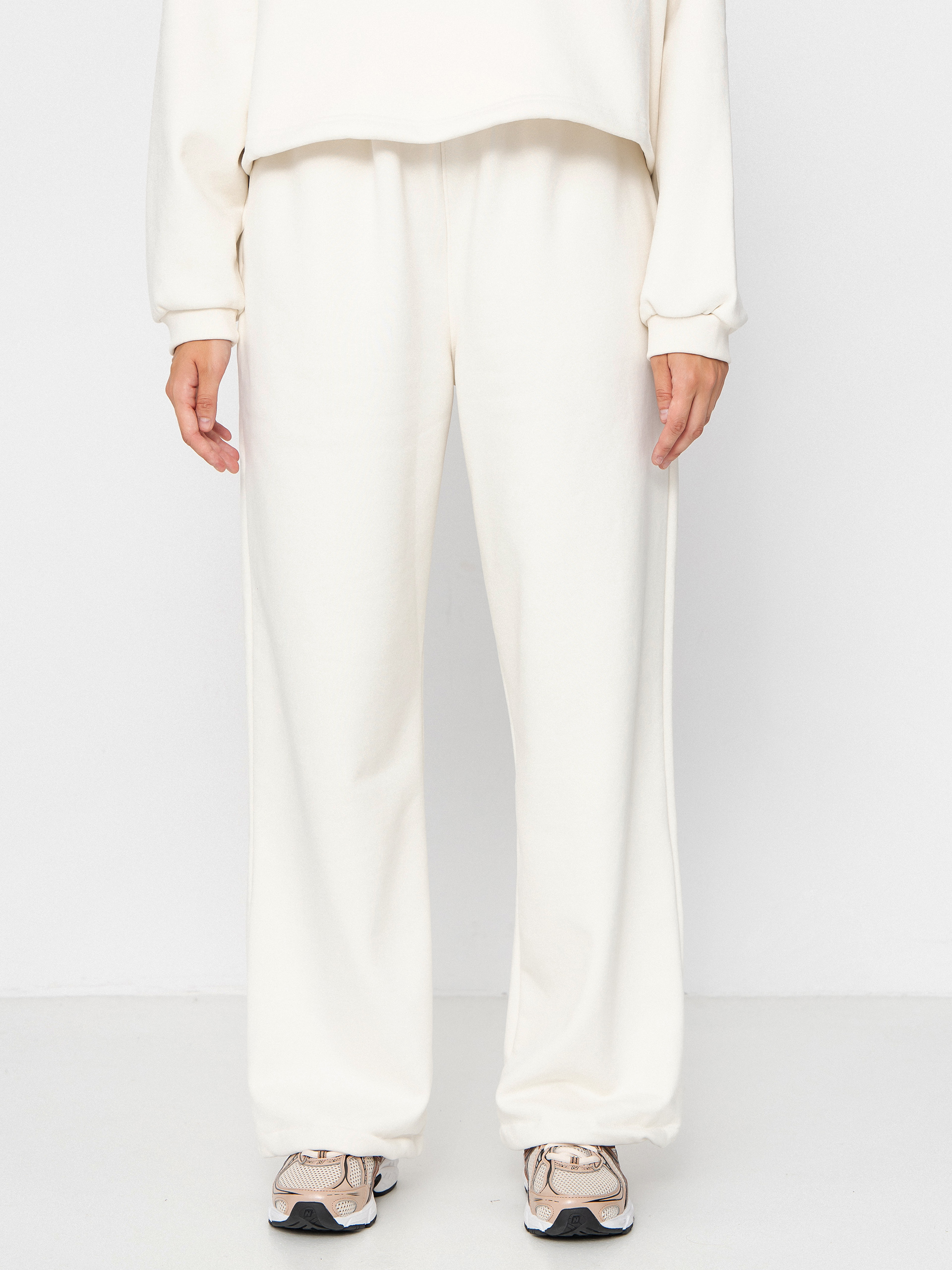 u041fu0430u043du0442u0430u043bu043eu043du0438 The North Face Red Box (white dune)