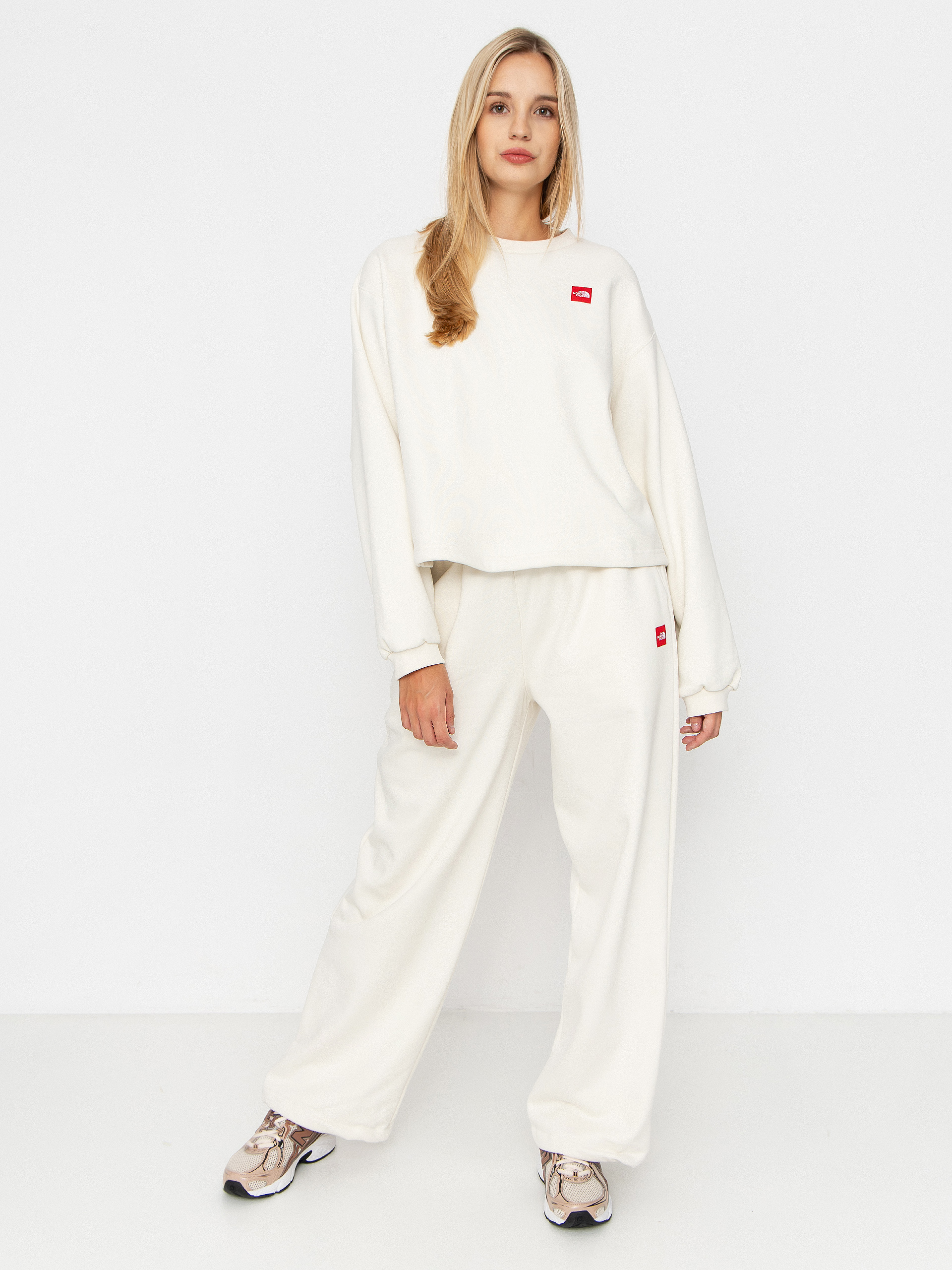 Суитшърт The North Face Red Box (white dune)