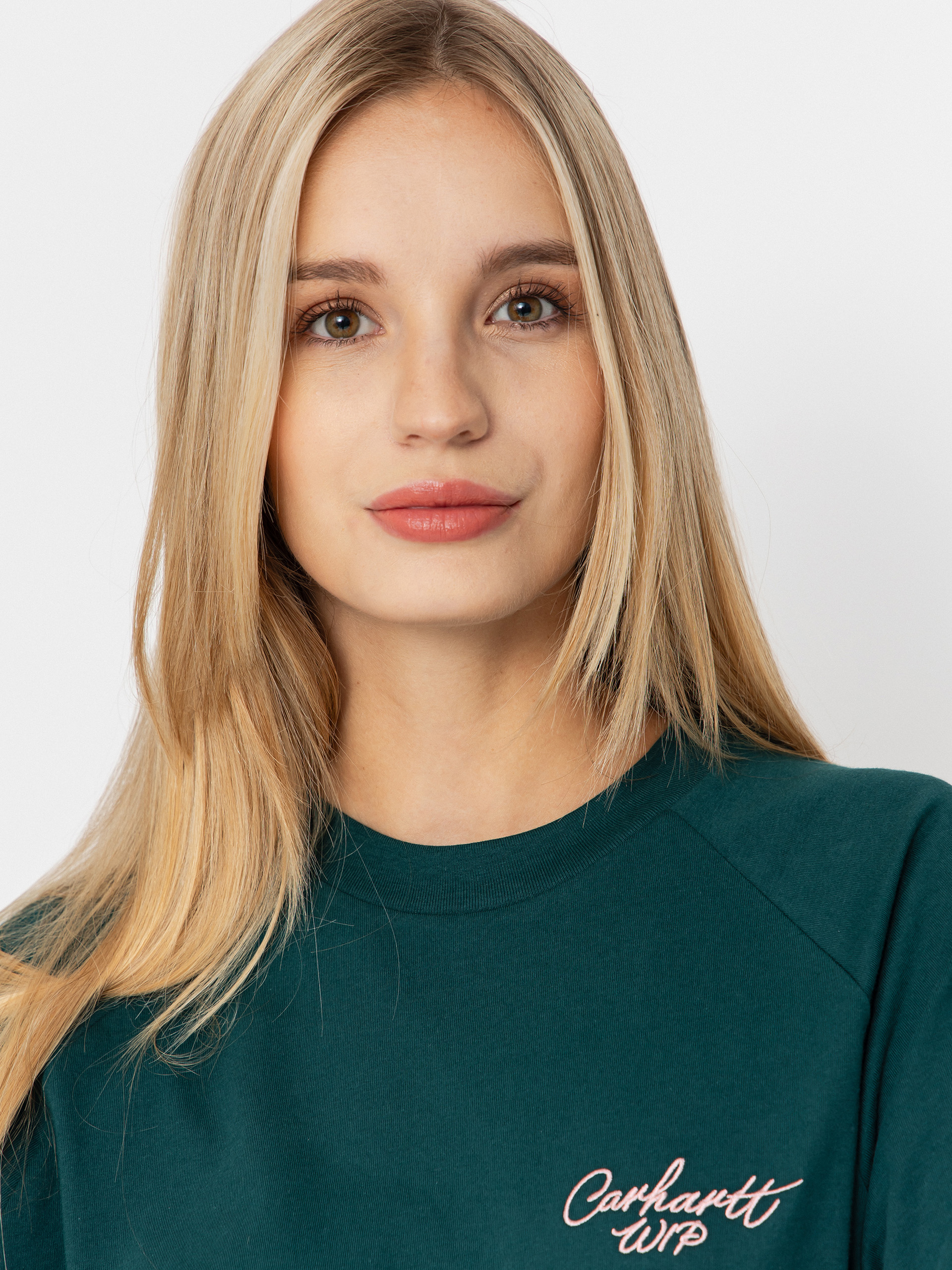 Тениска Carhartt WIP Signature Wmn (dark fir/glassy pink)