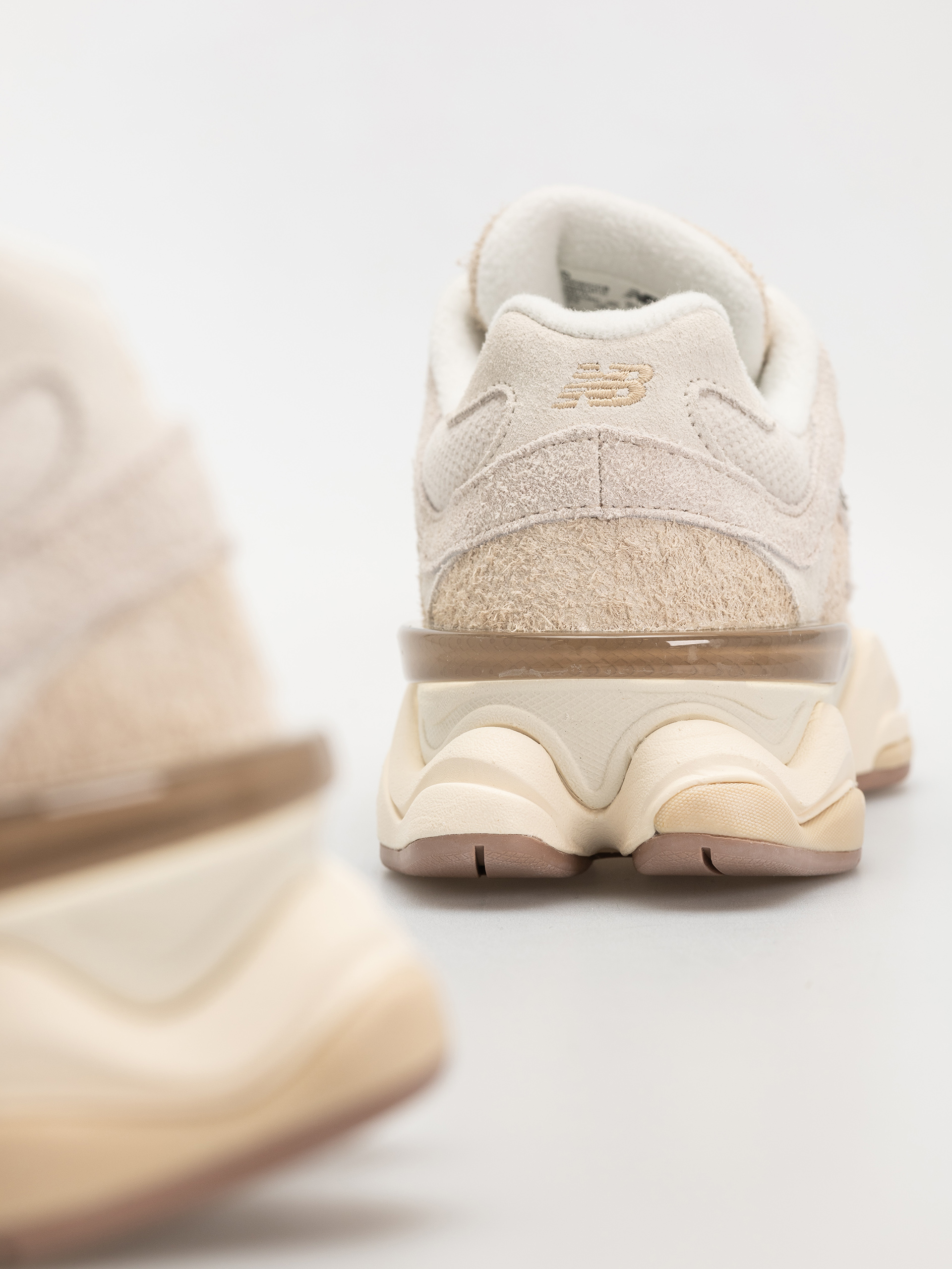 Обувки New Balance 9060 (bisque)