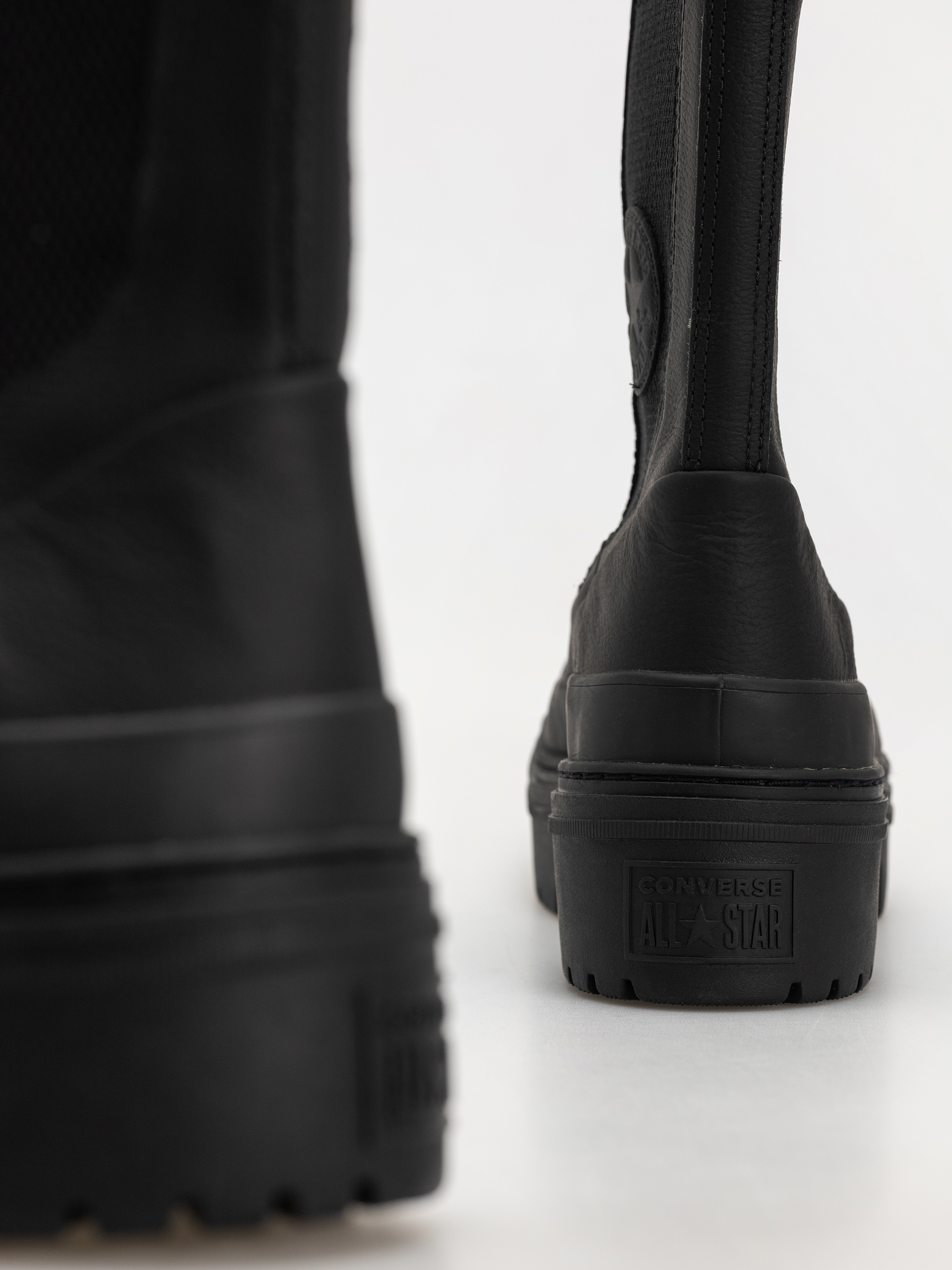 Обувки Converse Chuck Taylor All Star Lugged Heel Chelsea Wmn (black)