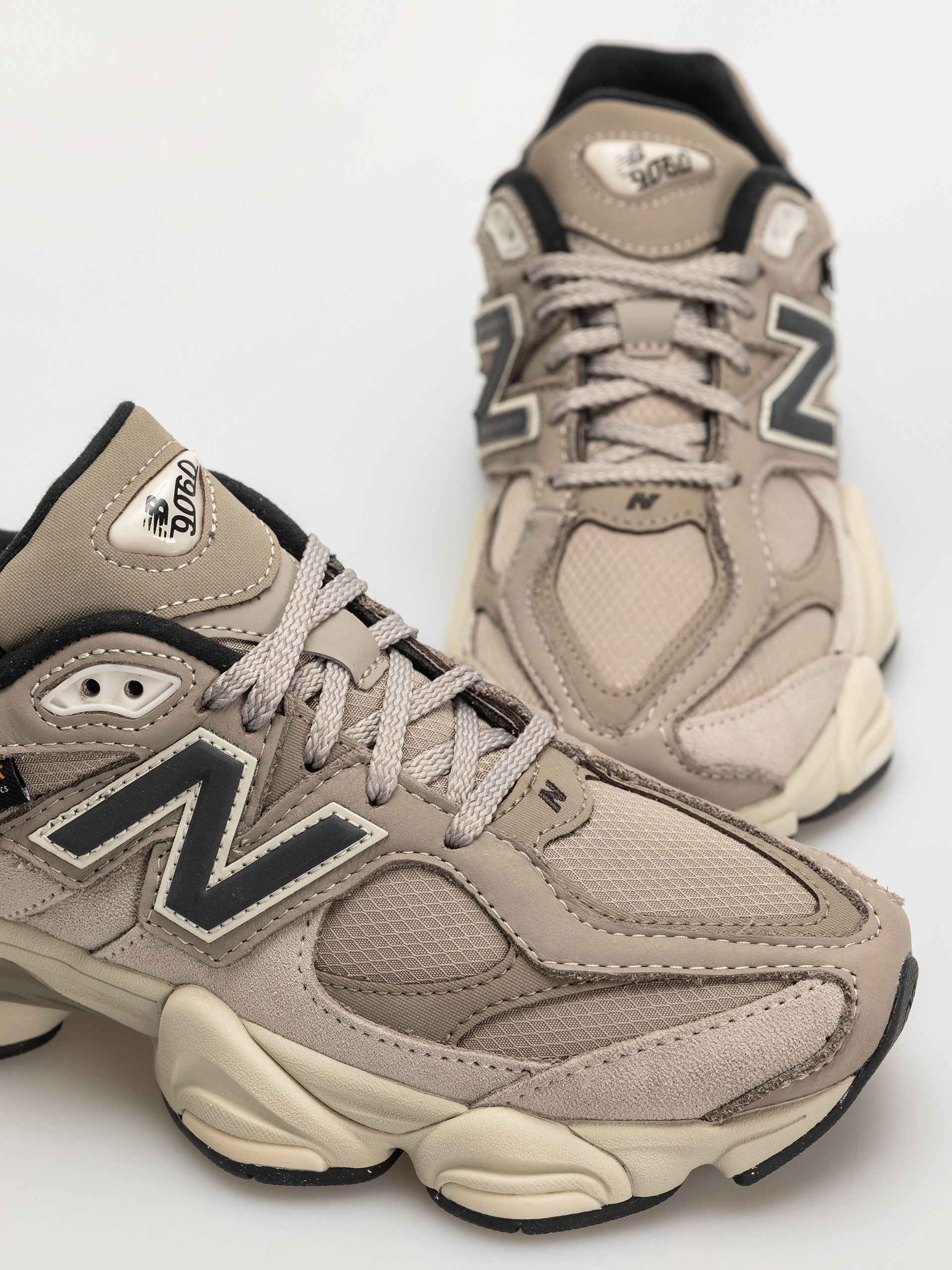 Обувки New Balance 9060 (arid stone)