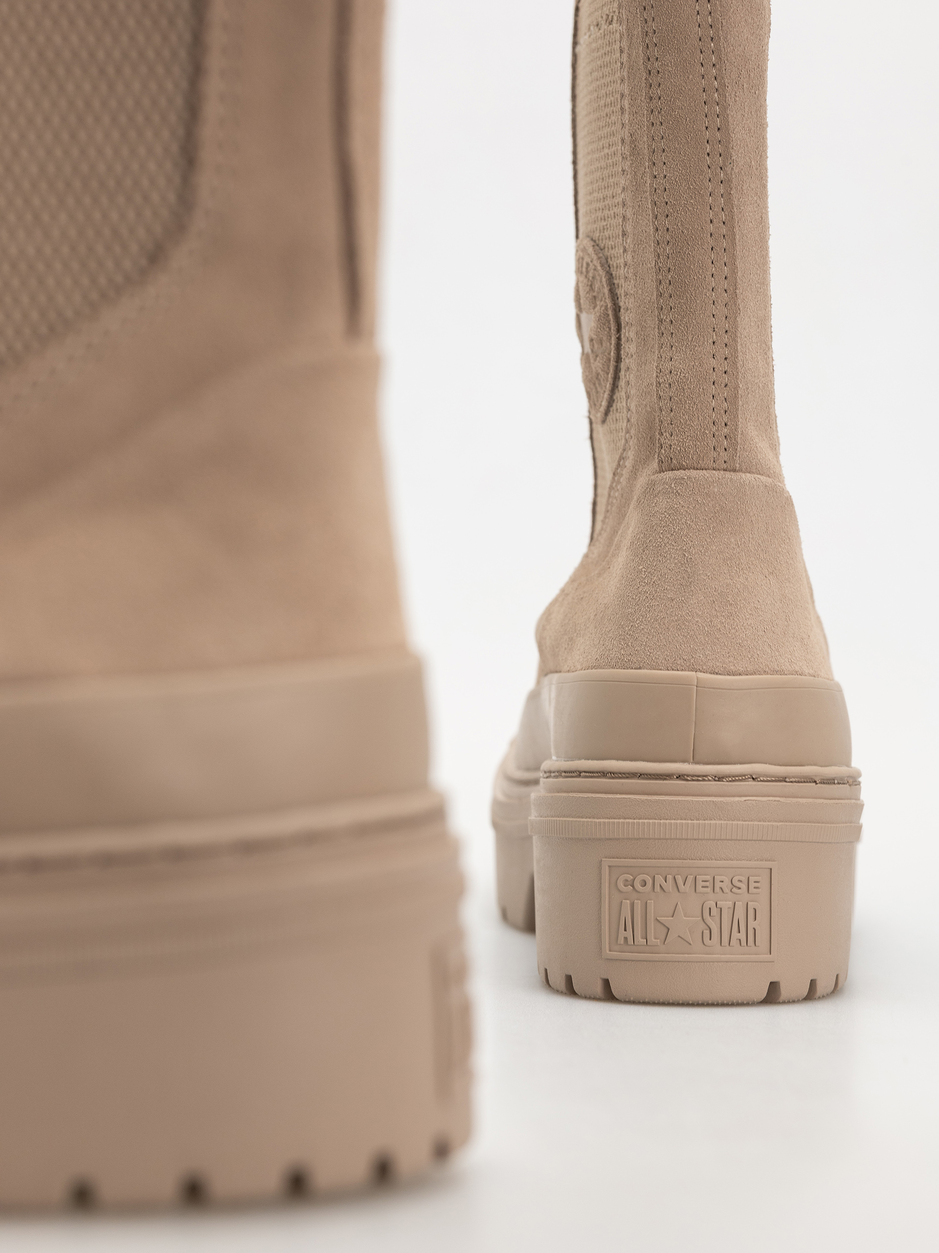 Обувки Converse Chuck Taylor All Star Lugged Heel Chelsea Wmn (sand/chocolate)