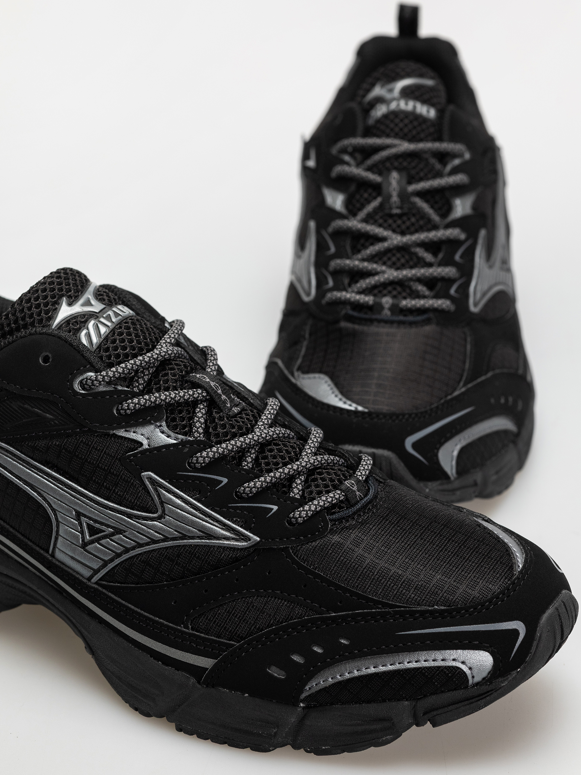 Обувки Mizuno MXR Tech (black/metallic gray)