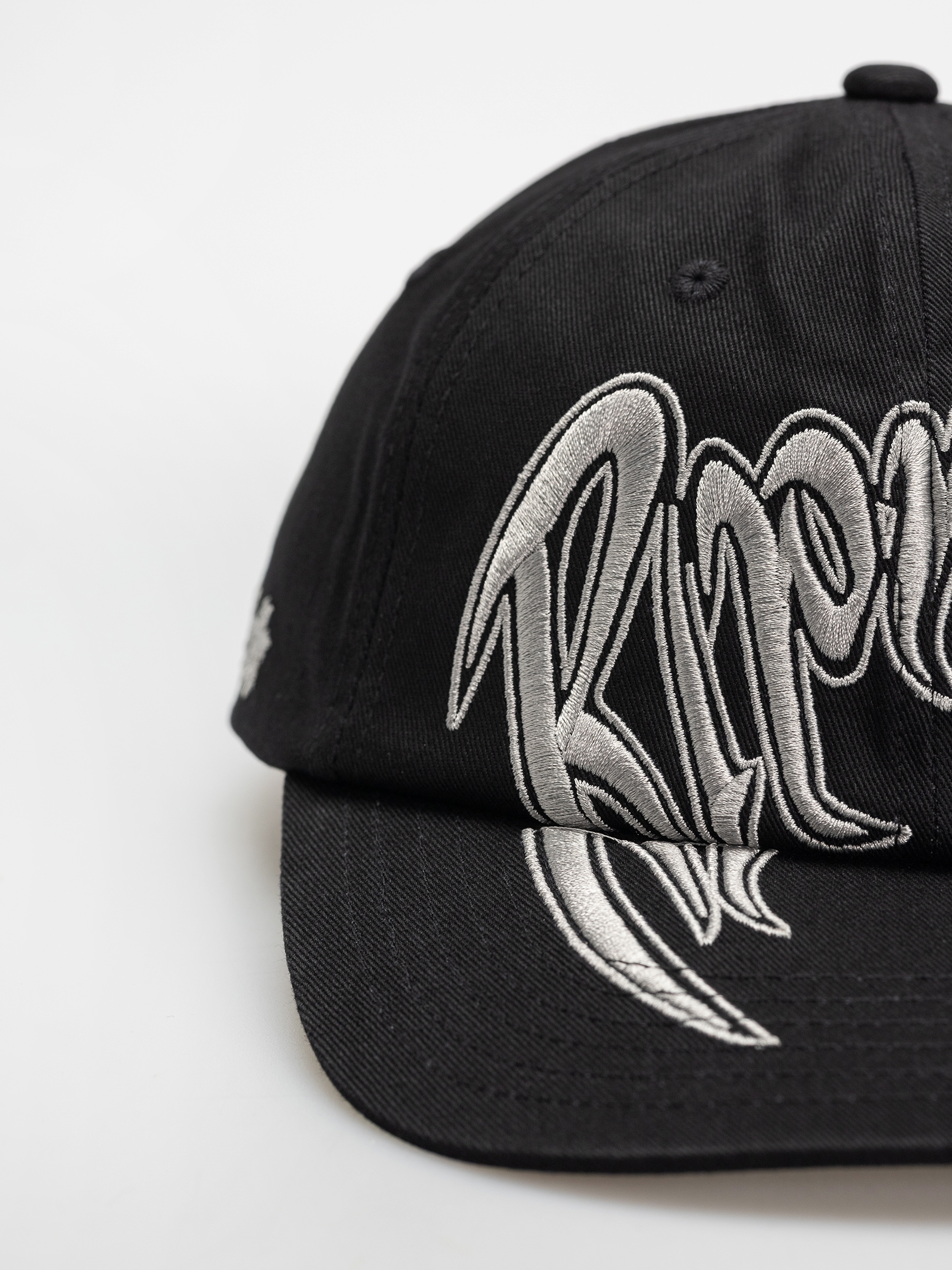 Шапка с козирка RipNDip Different Day Dad (black)