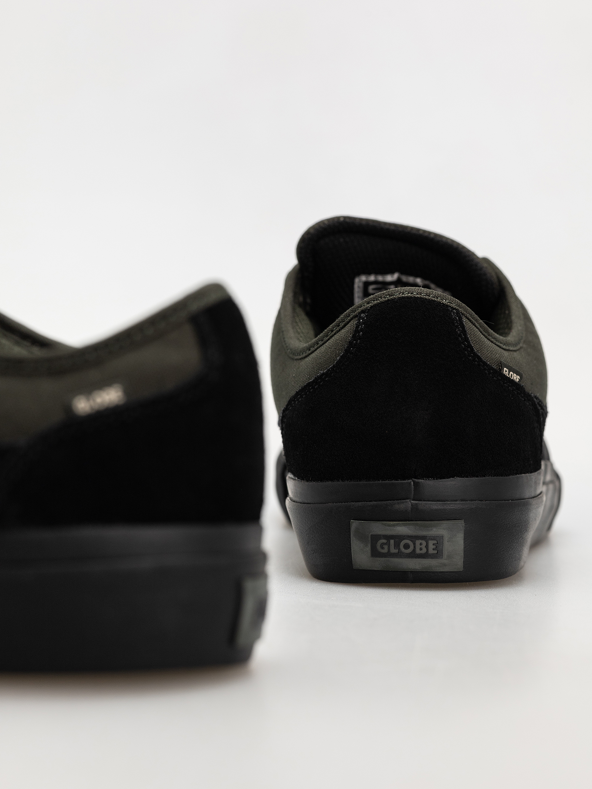 Обувки Globe Mahalo Plus (black/pine)